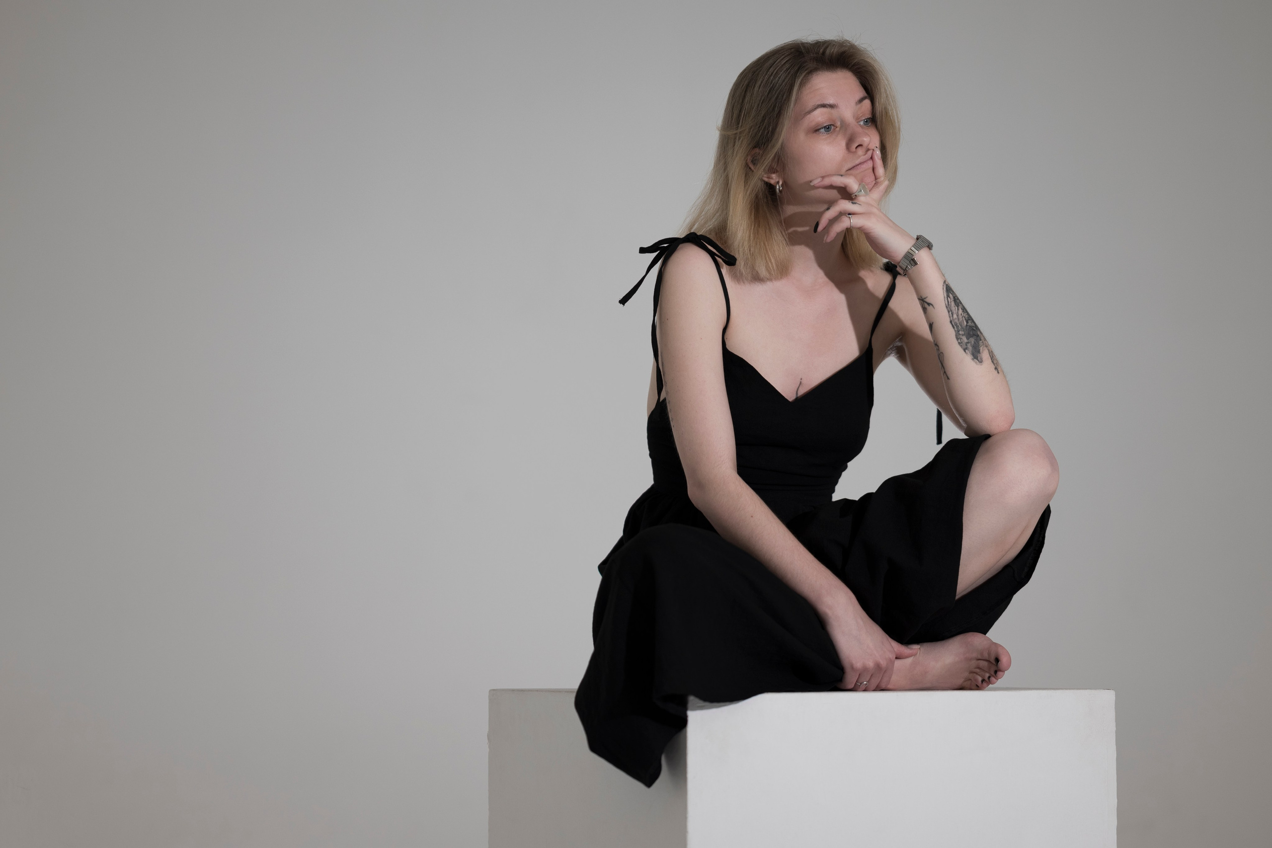 Студийная женская фотосессия в Москве. Портретный фотограф в Москве Владислав Каданцев