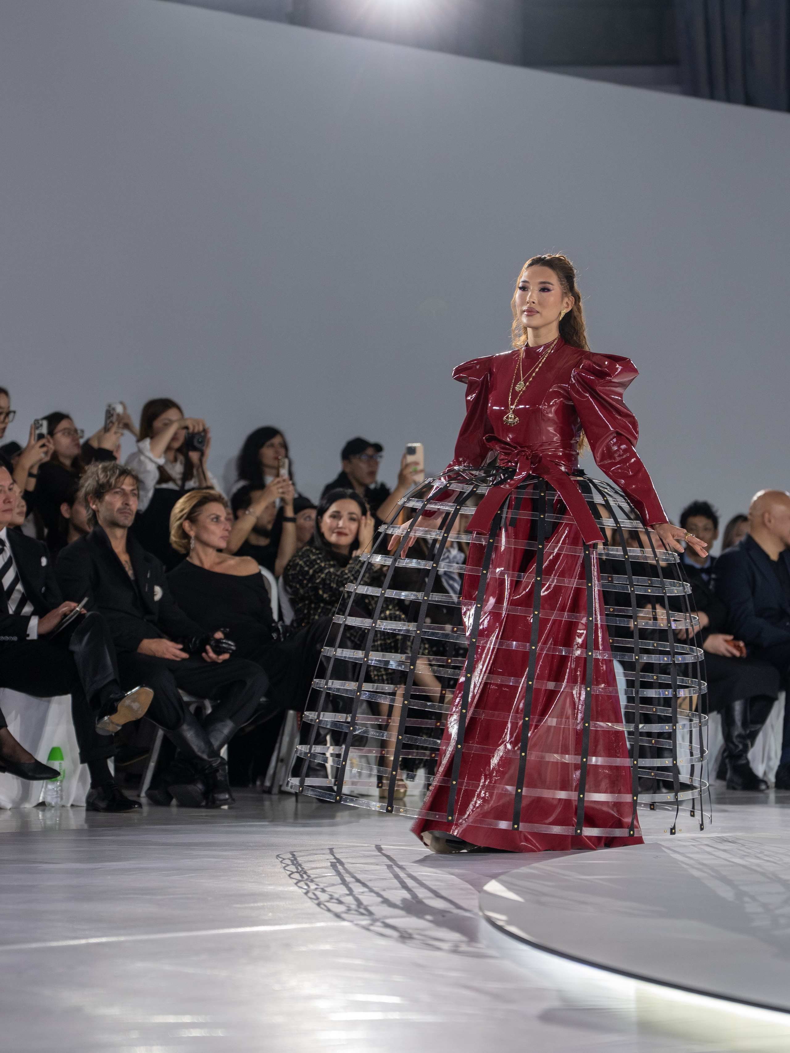 Дизайнер Arunaz. Сайт Алматинского НЮ АРТ, будуар и фэшн фотографа Дениса Карпенко