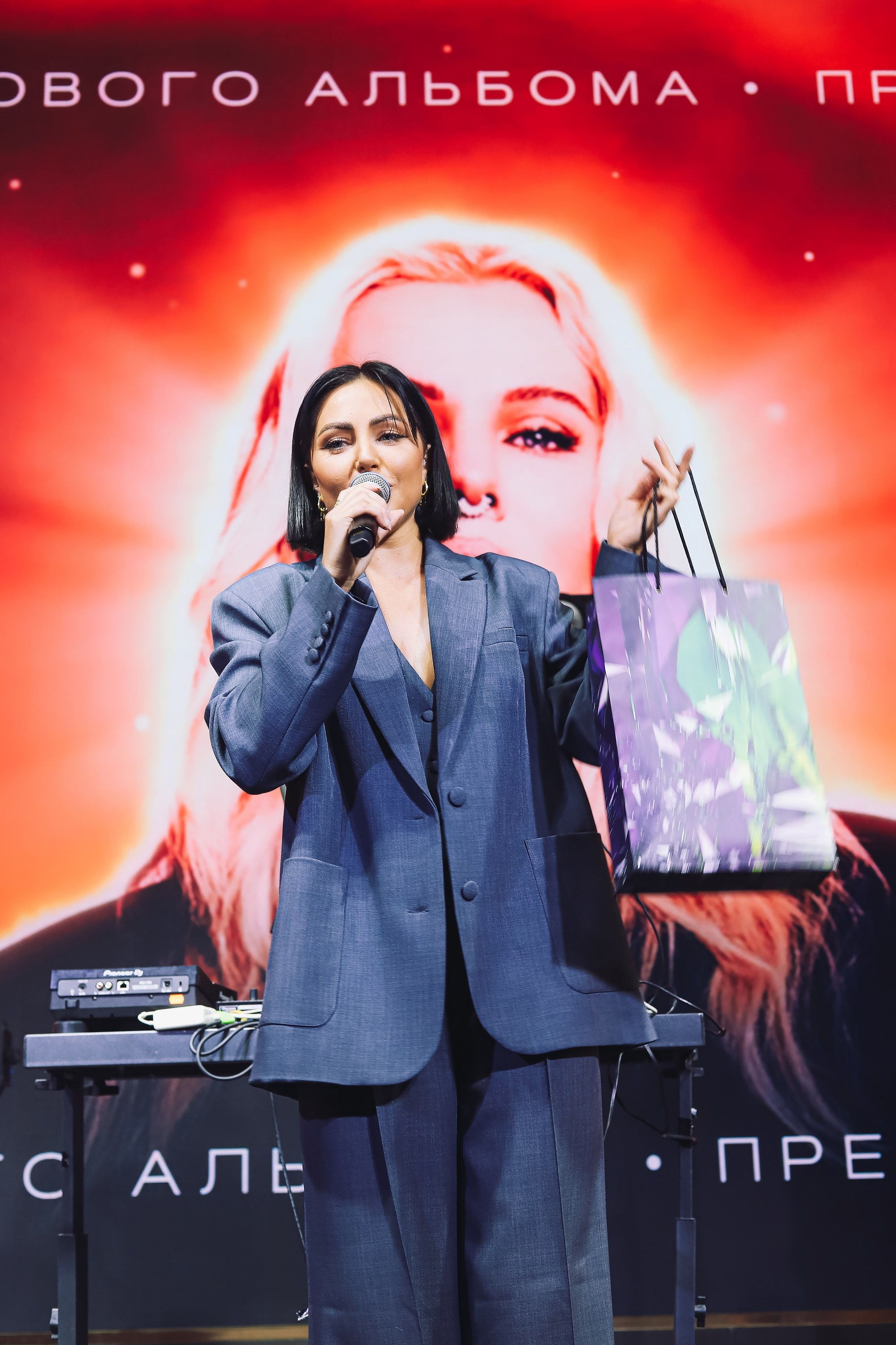 Презентация альбома певицы TO-MA. Репортажный и fashion фотограф в Москве Сергей Бардин