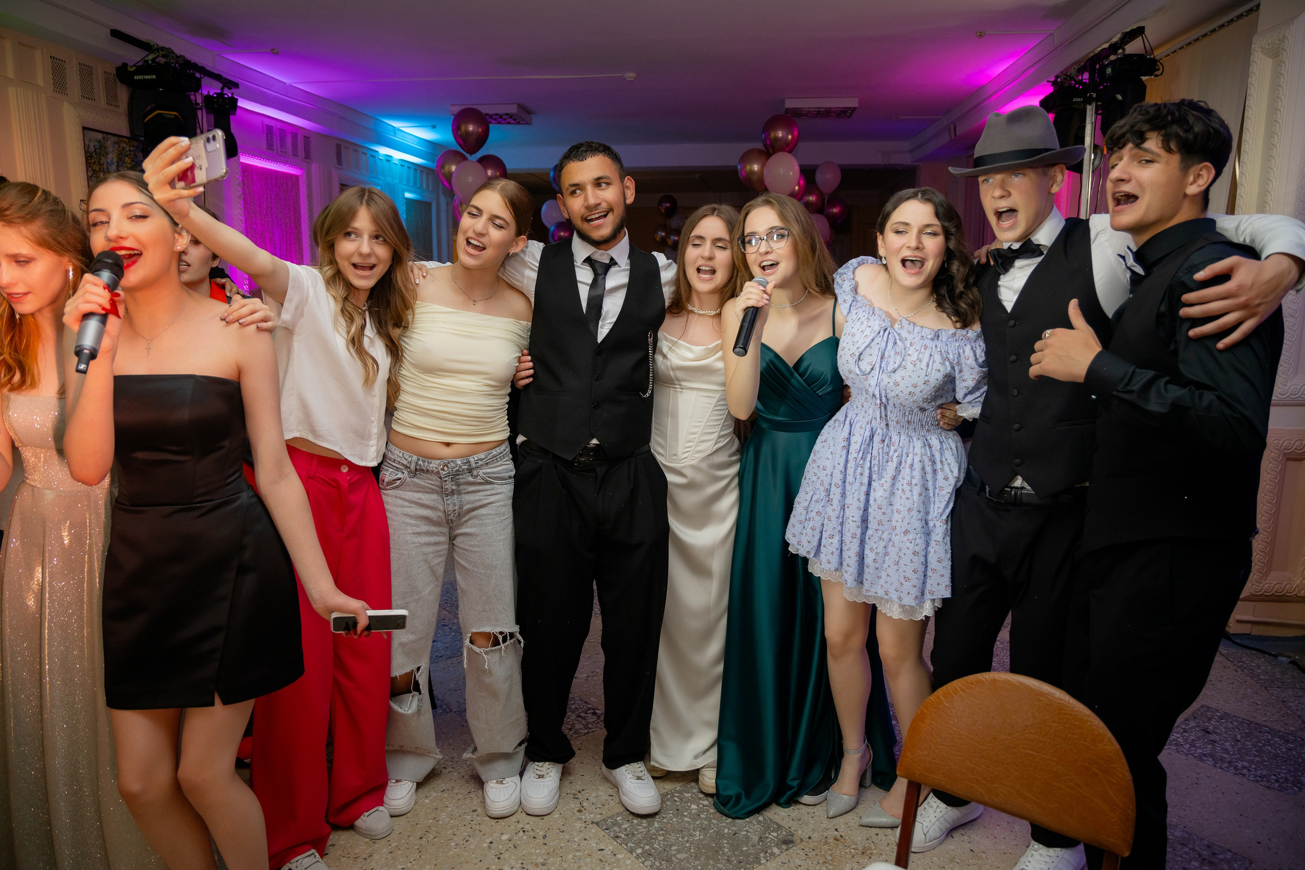 Школьный выпускной 2024 год в Соколе (Минск). Свадебный фотограф в Минске/Беларуси Сергей Спиридонов
