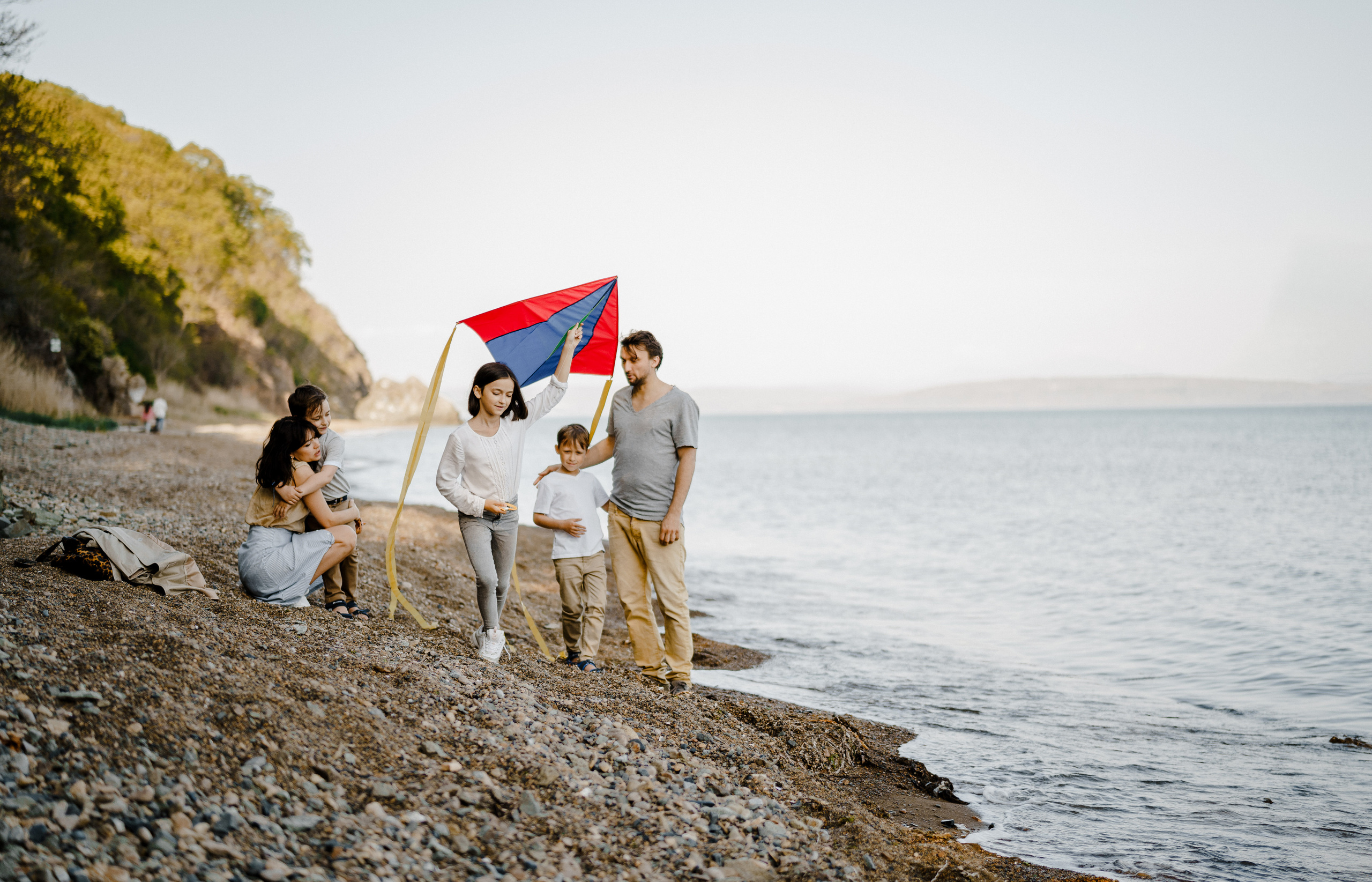 Берег моря воздушный змей и собака. Фотограф Lifestyle в Хабаровске, Владивостоке Землякова Елена