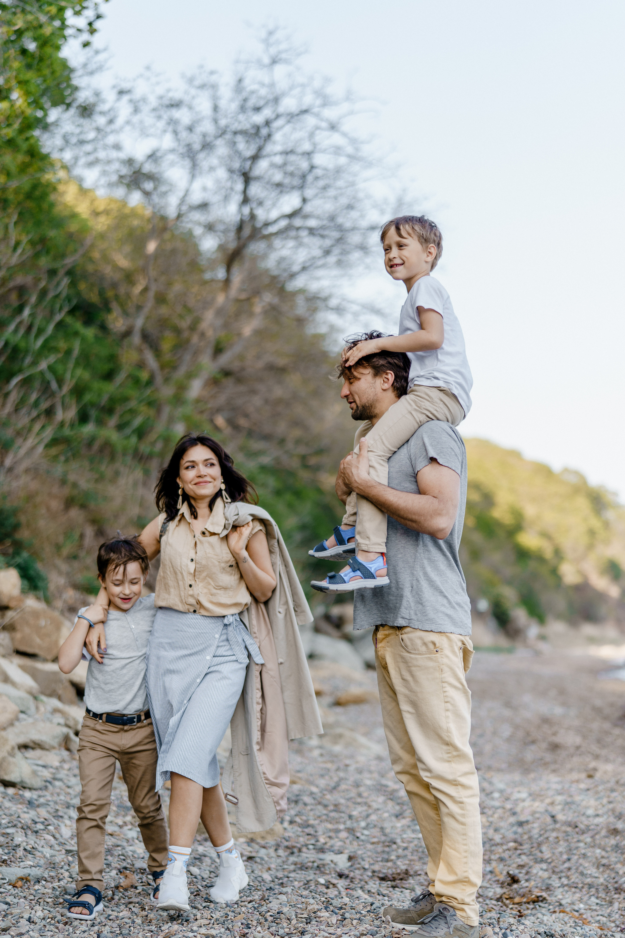 Берег моря воздушный змей и собака. Фотограф Lifestyle в Хабаровске, Владивостоке Землякова Елена