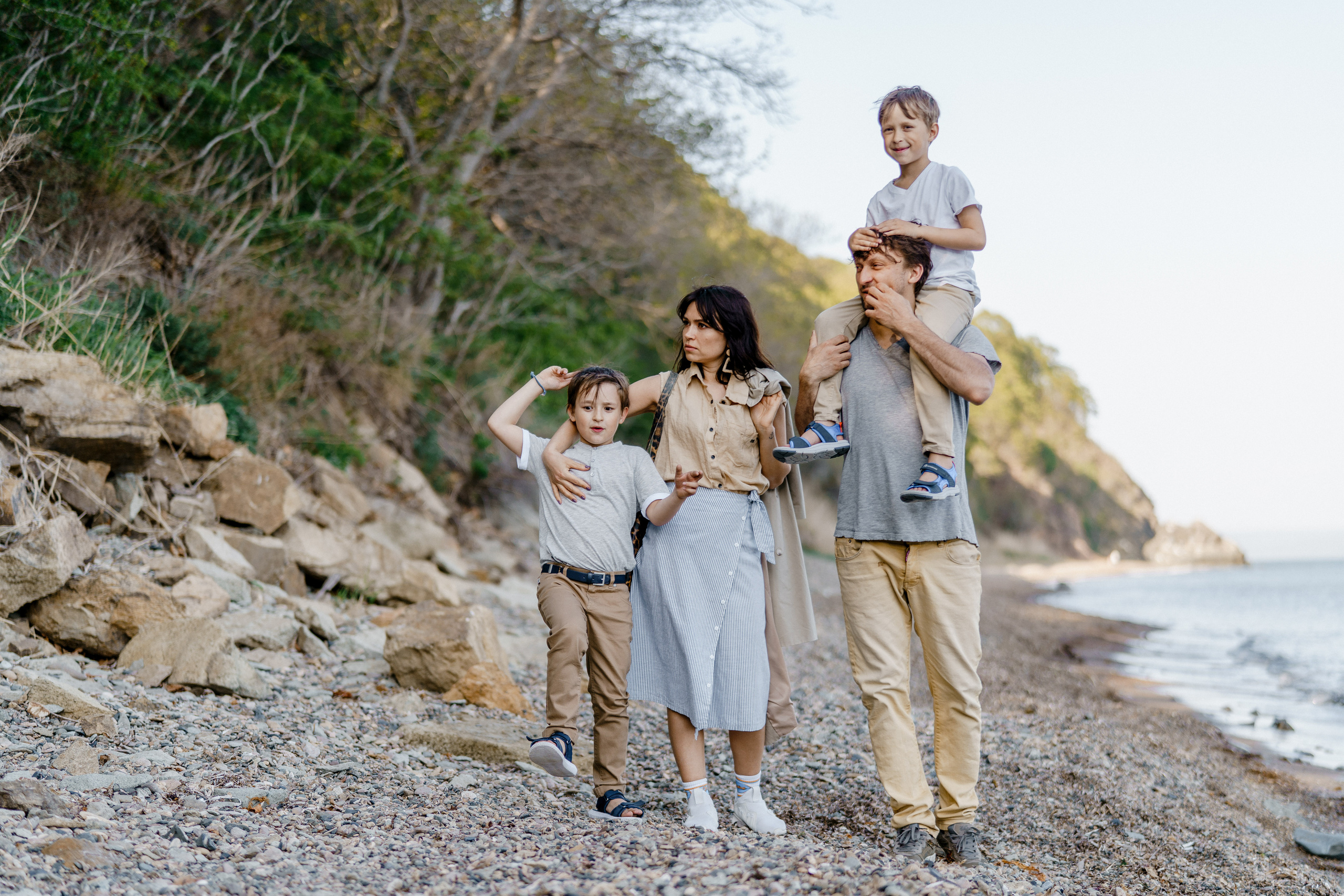 Берег моря воздушный змей и собака. Фотограф Lifestyle в Хабаровске, Владивостоке Землякова Елена