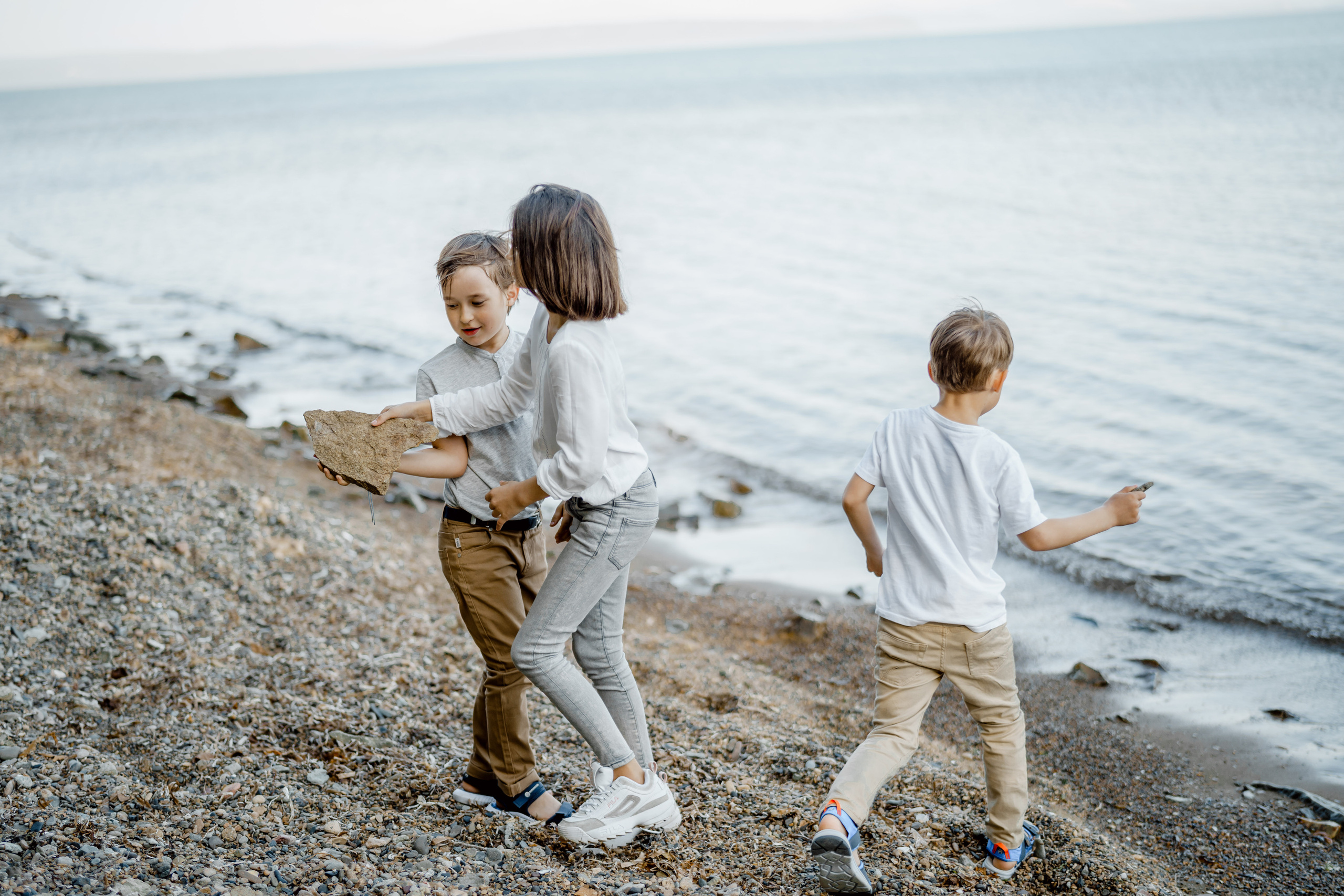 Берег моря воздушный змей и собака. Фотограф Lifestyle в Хабаровске, Владивостоке Землякова Елена