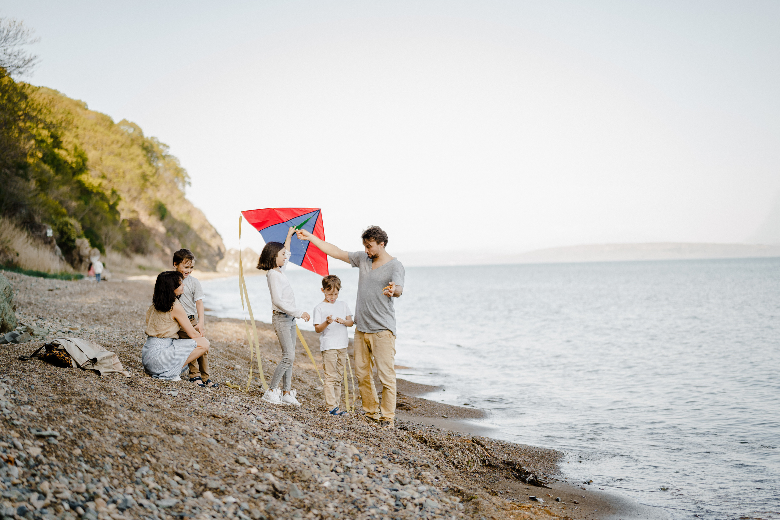 Берег моря воздушный змей и собака. Фотограф Lifestyle в Хабаровске, Владивостоке Землякова Елена