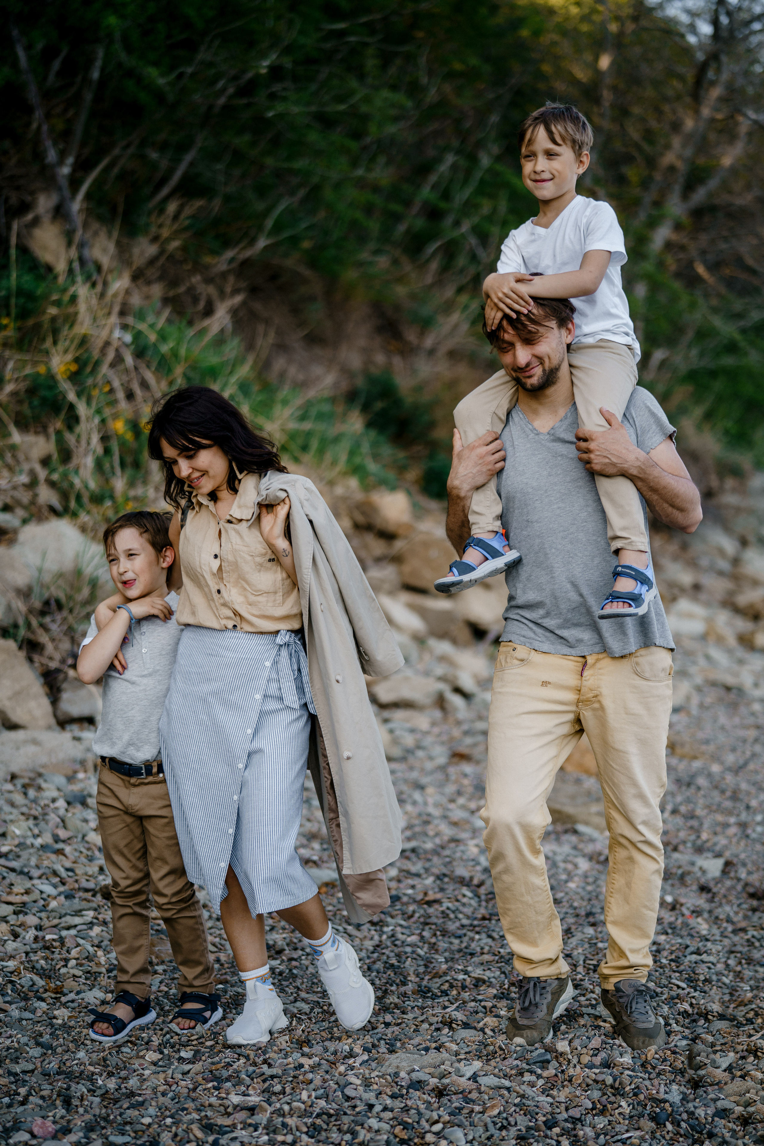 Берег моря воздушный змей и собака. Фотограф Lifestyle в Хабаровске, Владивостоке Землякова Елена