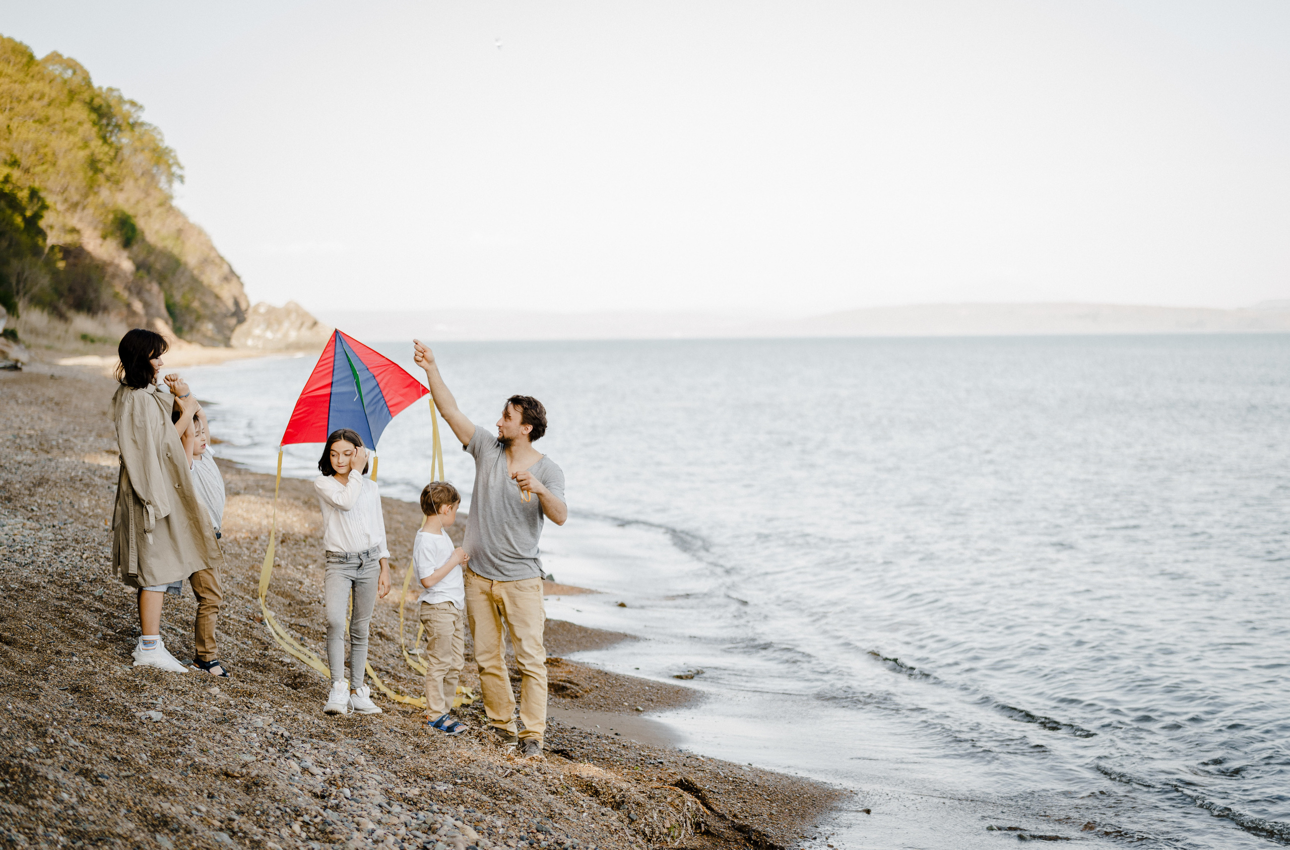 Берег моря воздушный змей и собака. Фотограф Lifestyle в Хабаровске, Владивостоке Землякова Елена
