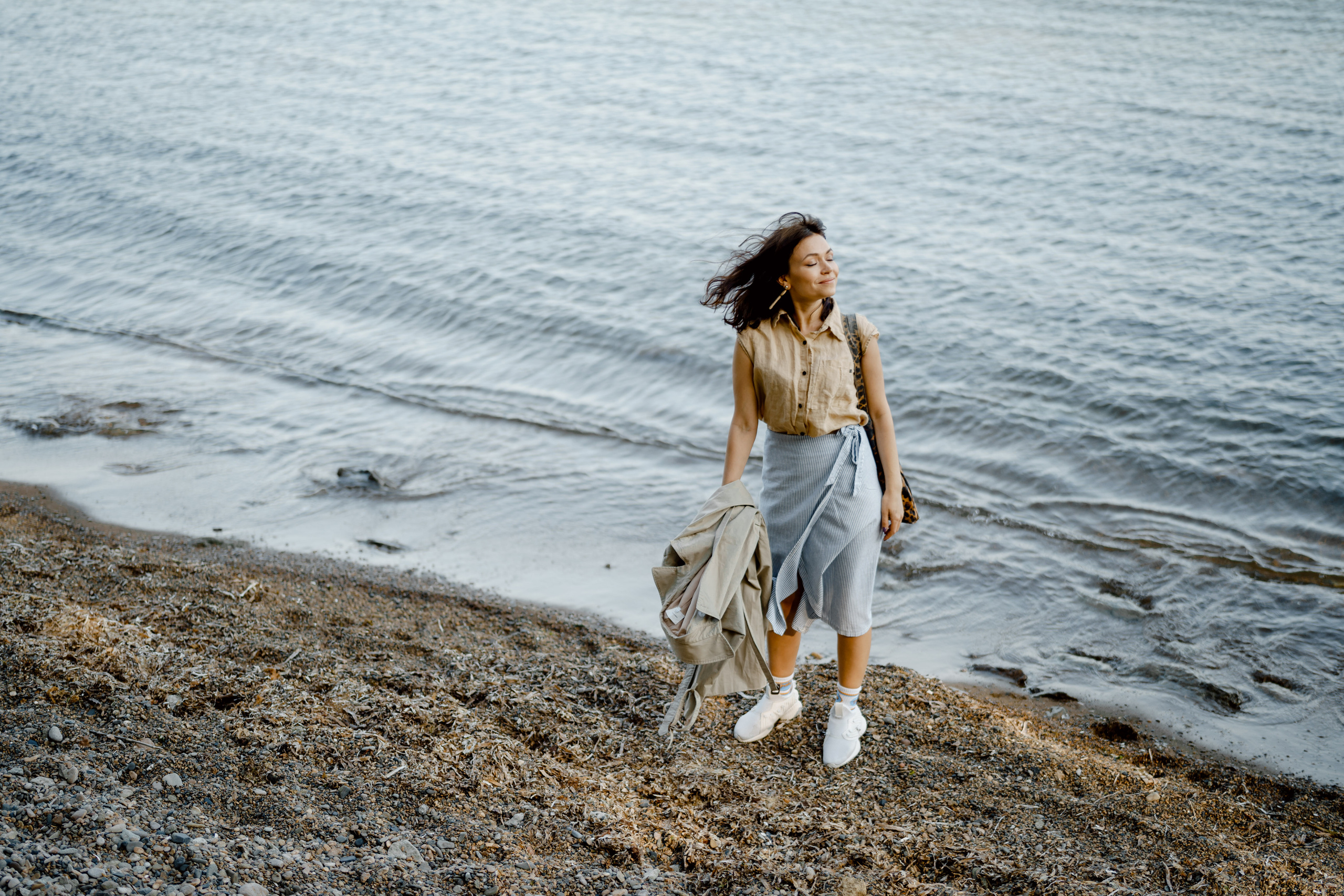 Берег моря воздушный змей и собака. Фотограф Lifestyle в Хабаровске, Владивостоке Землякова Елена