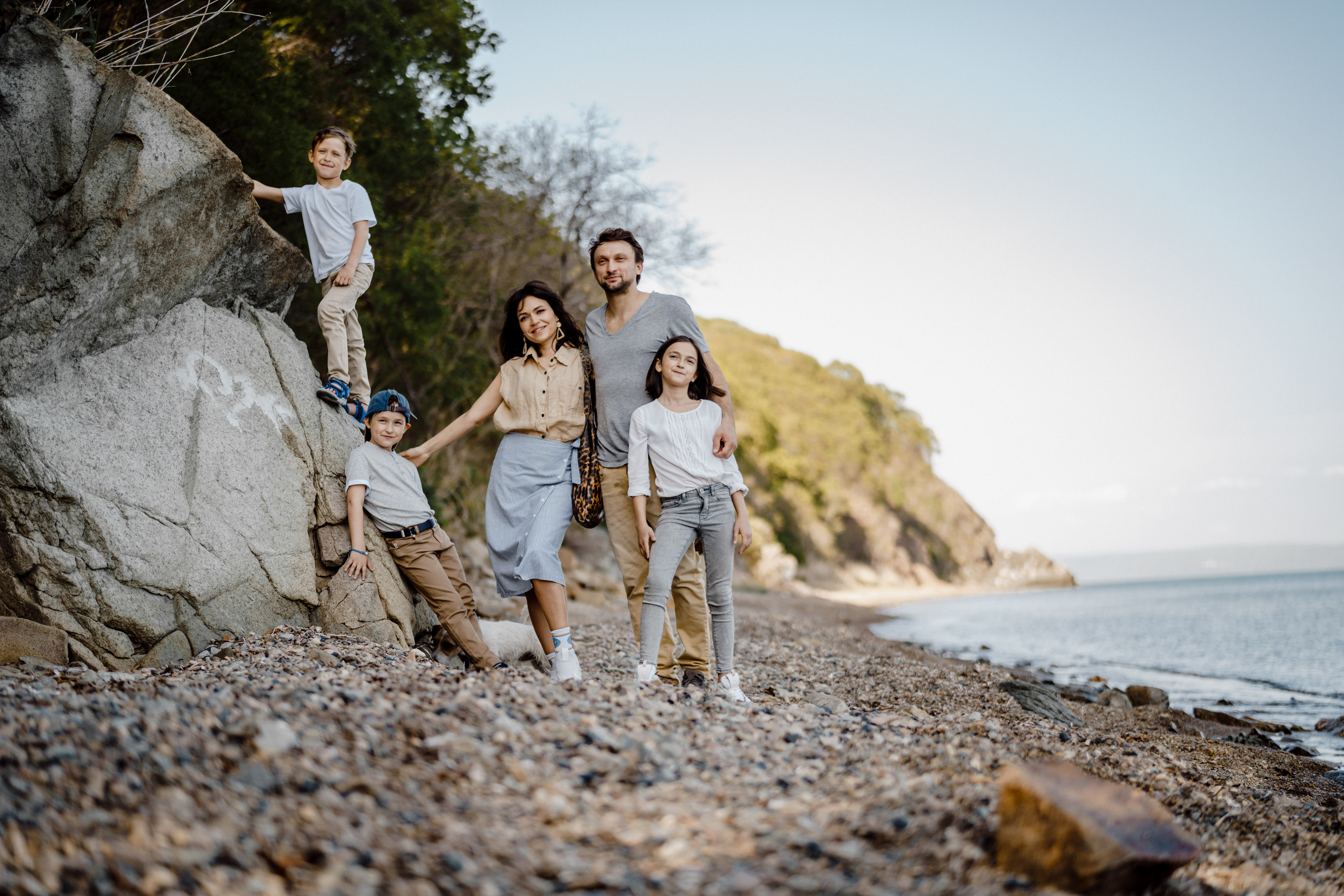 Берег моря воздушный змей и собака. Фотограф Lifestyle в Хабаровске, Владивостоке Землякова Елена