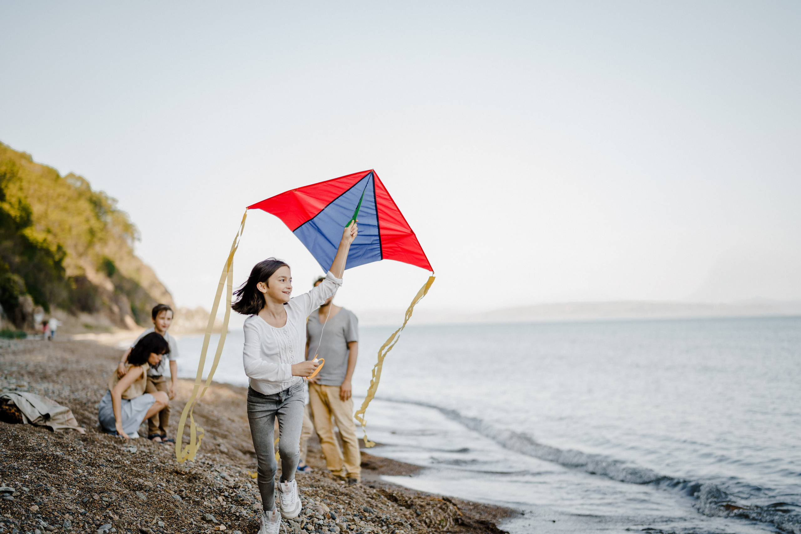 Берег моря воздушный змей и собака. Фотограф Lifestyle в Хабаровске, Владивостоке Землякова Елена