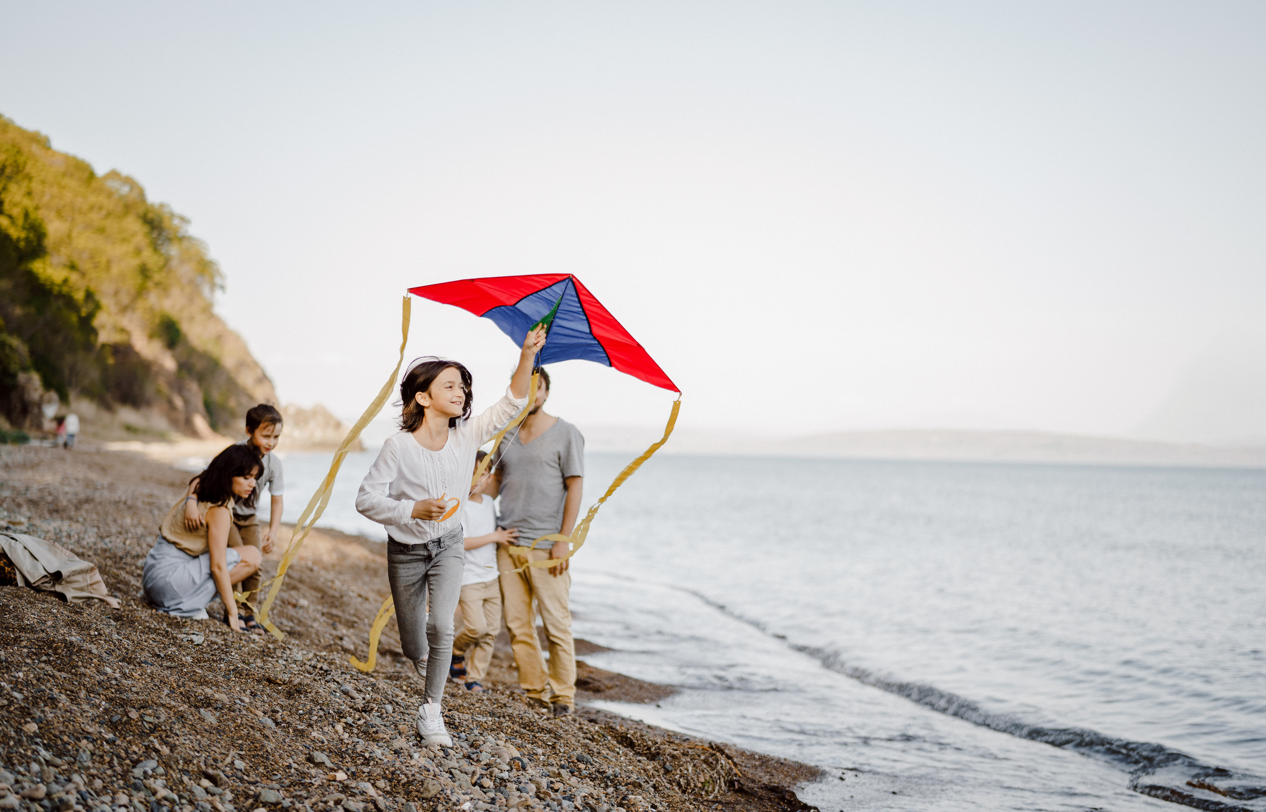 Берег моря воздушный змей и собака. Фотограф Lifestyle в Хабаровске, Владивостоке Землякова Елена
