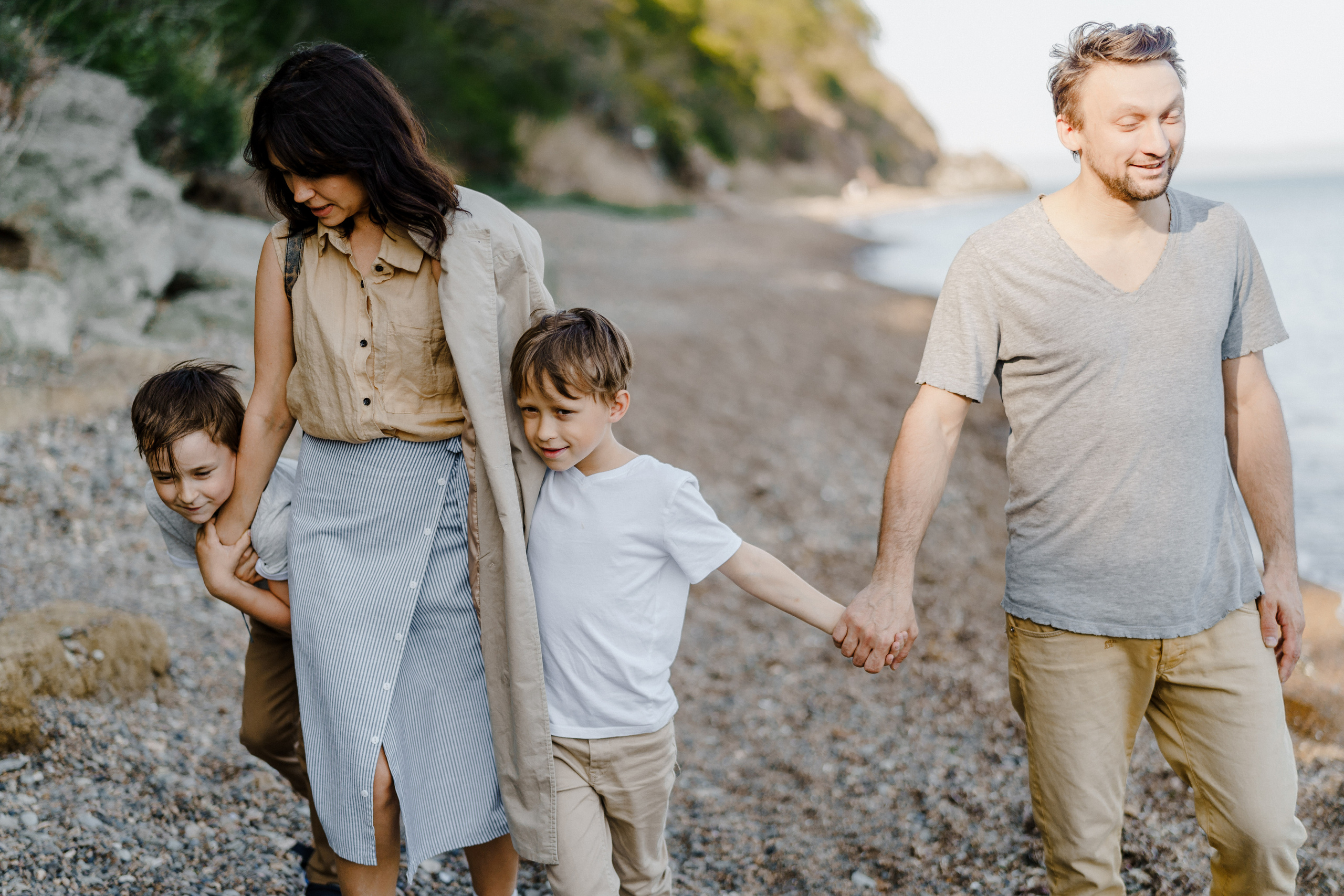 Берег моря воздушный змей и собака. Фотограф Lifestyle в Хабаровске, Владивостоке Землякова Елена