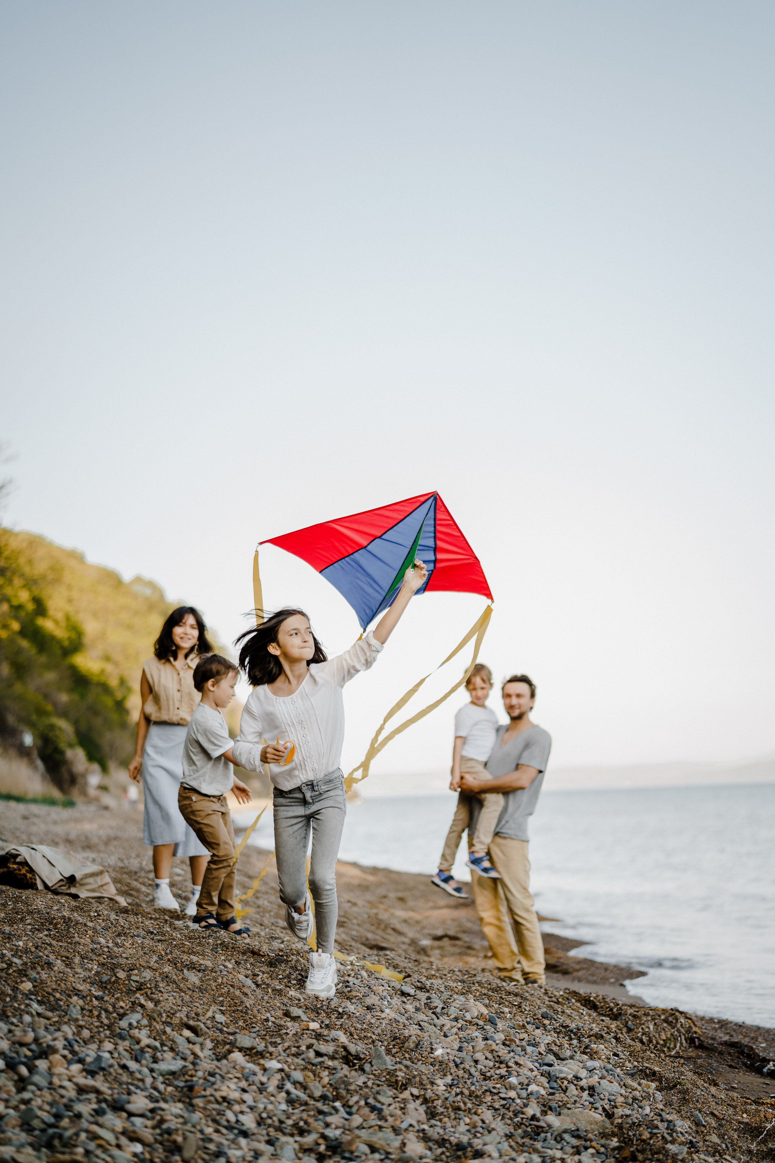 Берег моря воздушный змей и собака. Фотограф Lifestyle в Хабаровске, Владивостоке Землякова Елена