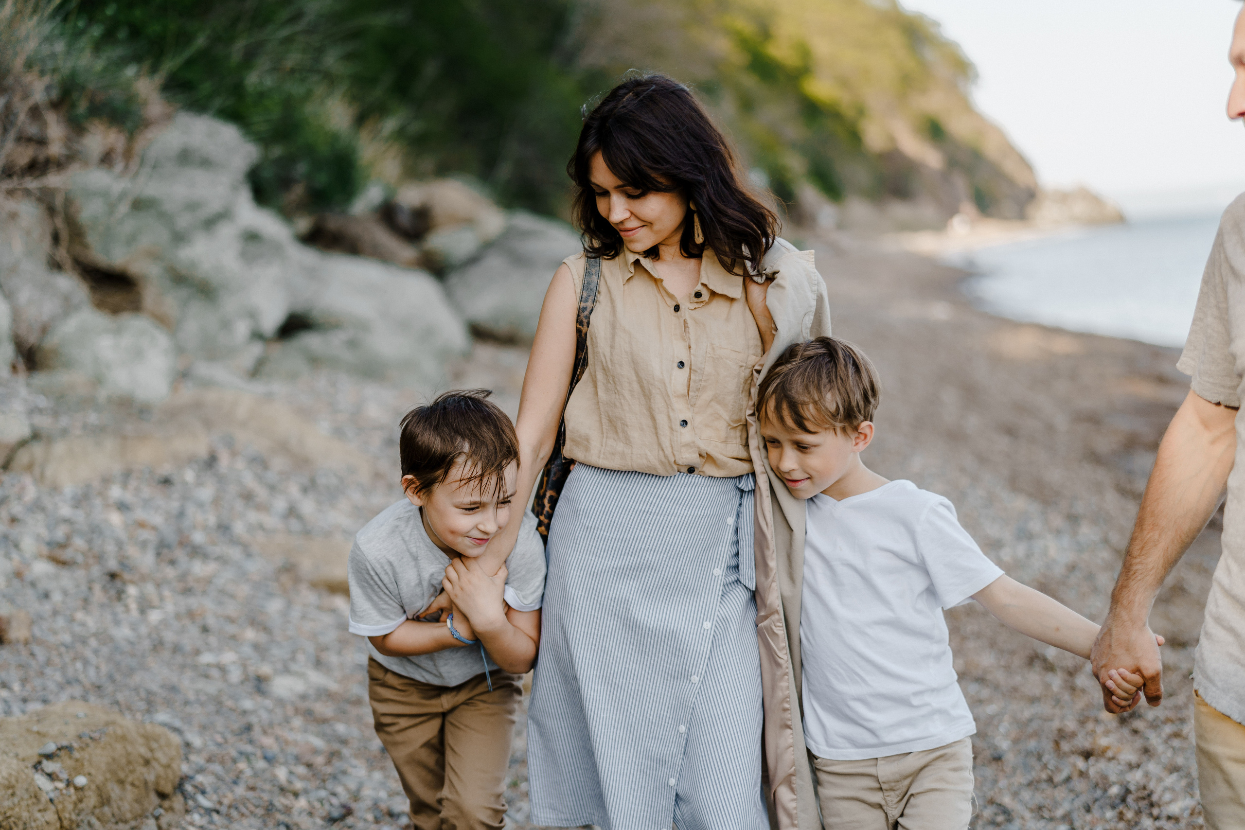 Берег моря воздушный змей и собака. Фотограф Lifestyle в Хабаровске, Владивостоке Землякова Елена