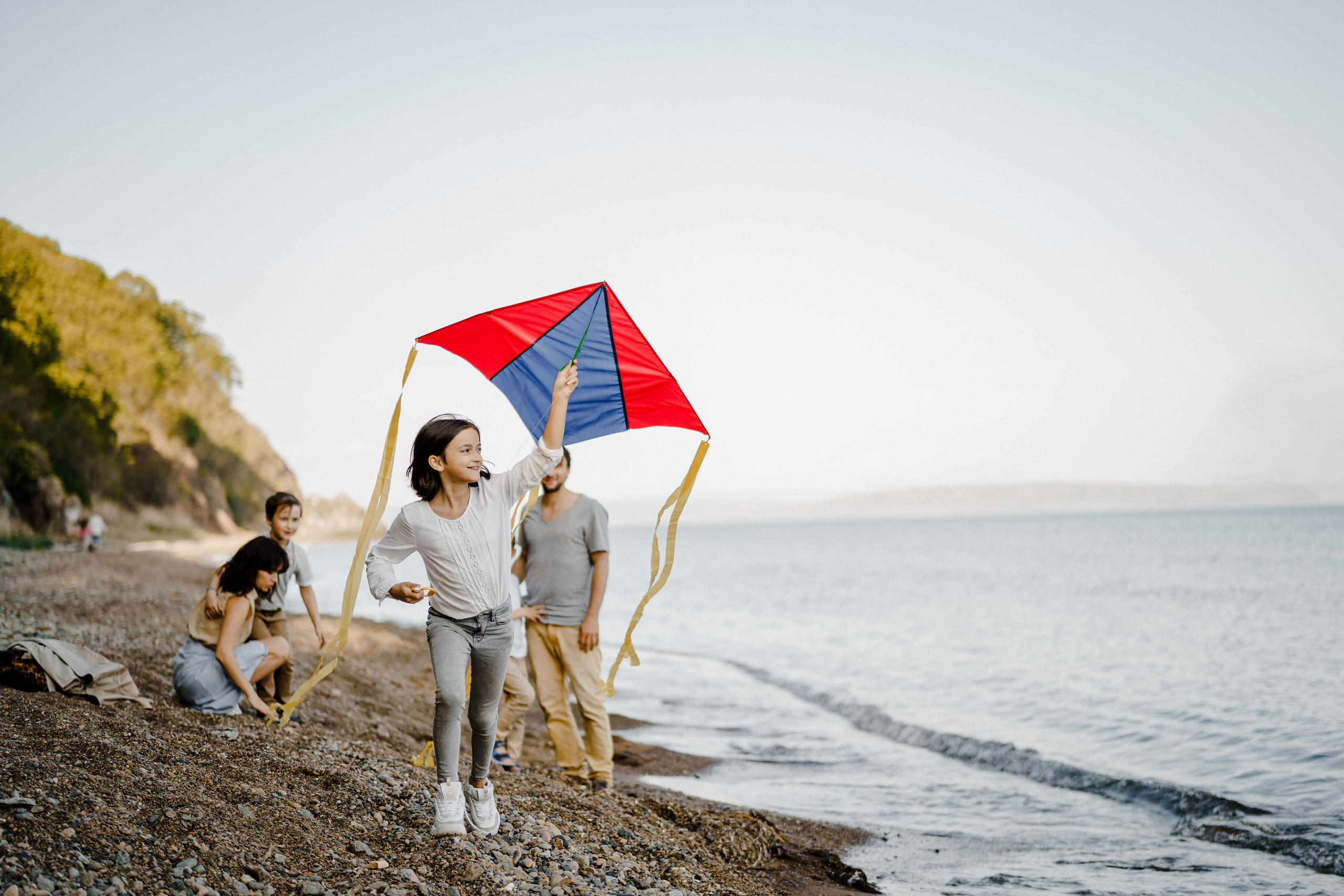 Берег моря воздушный змей и собака. Фотограф Lifestyle в Хабаровске, Владивостоке Землякова Елена