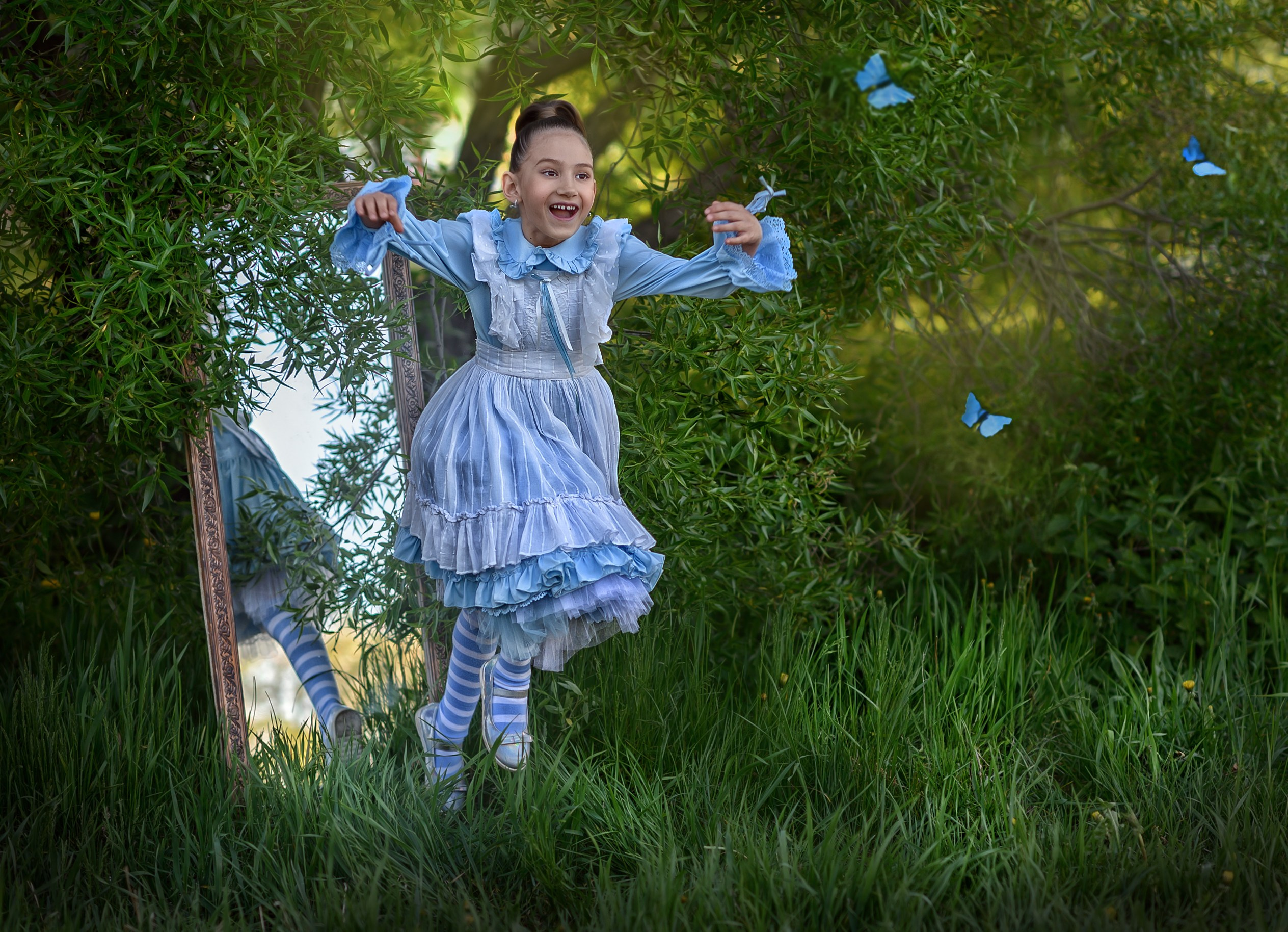 АЛИСА В ЦВЕТЕНИИ. Семейный фотограф Екатеринбург Лора Мур