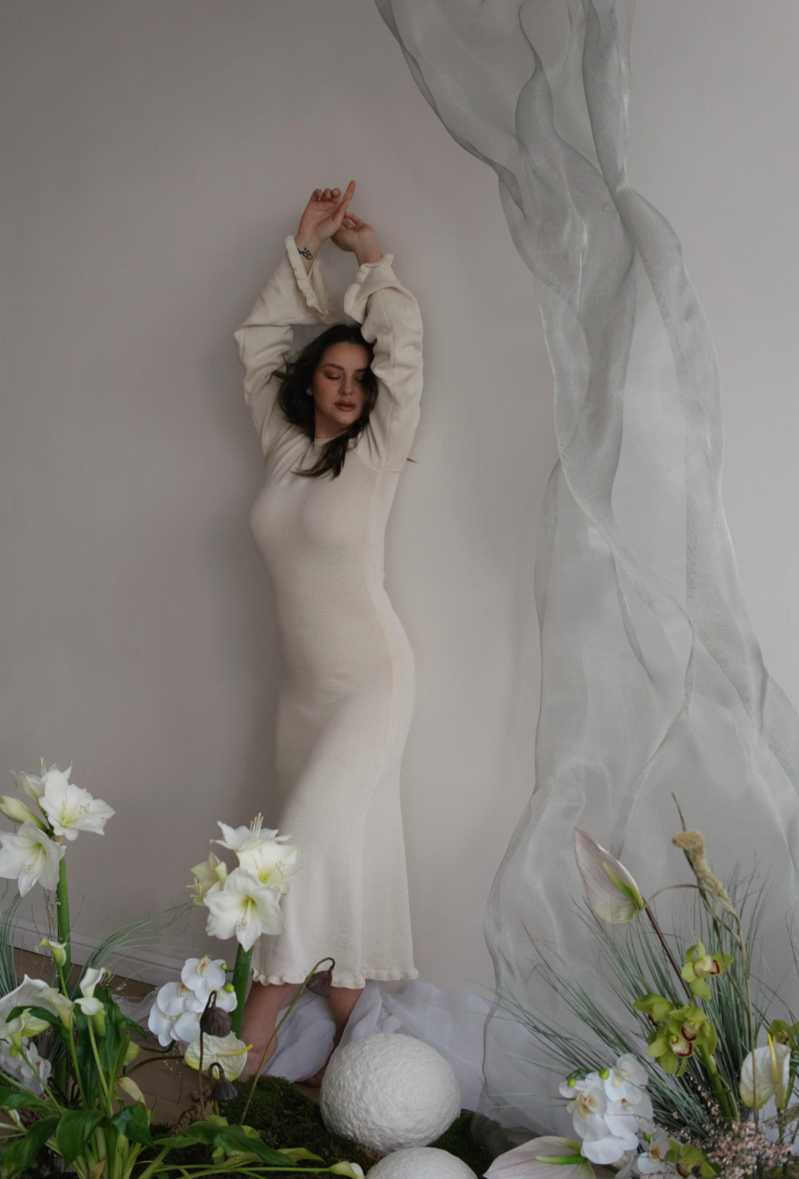 Анна, съемка с цветами. Фотограф в Минске Света Григорьева