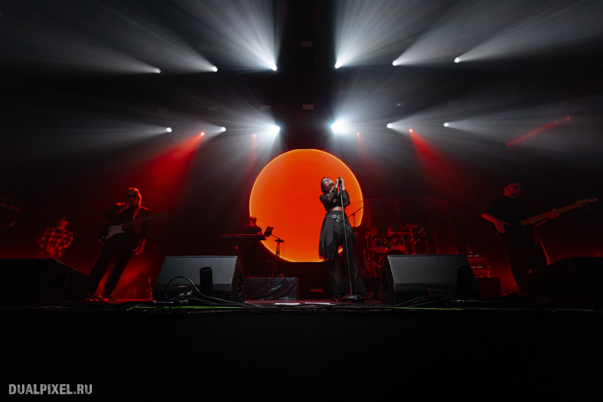 Mona. Магия музыки в кадре: Концертная Фотография