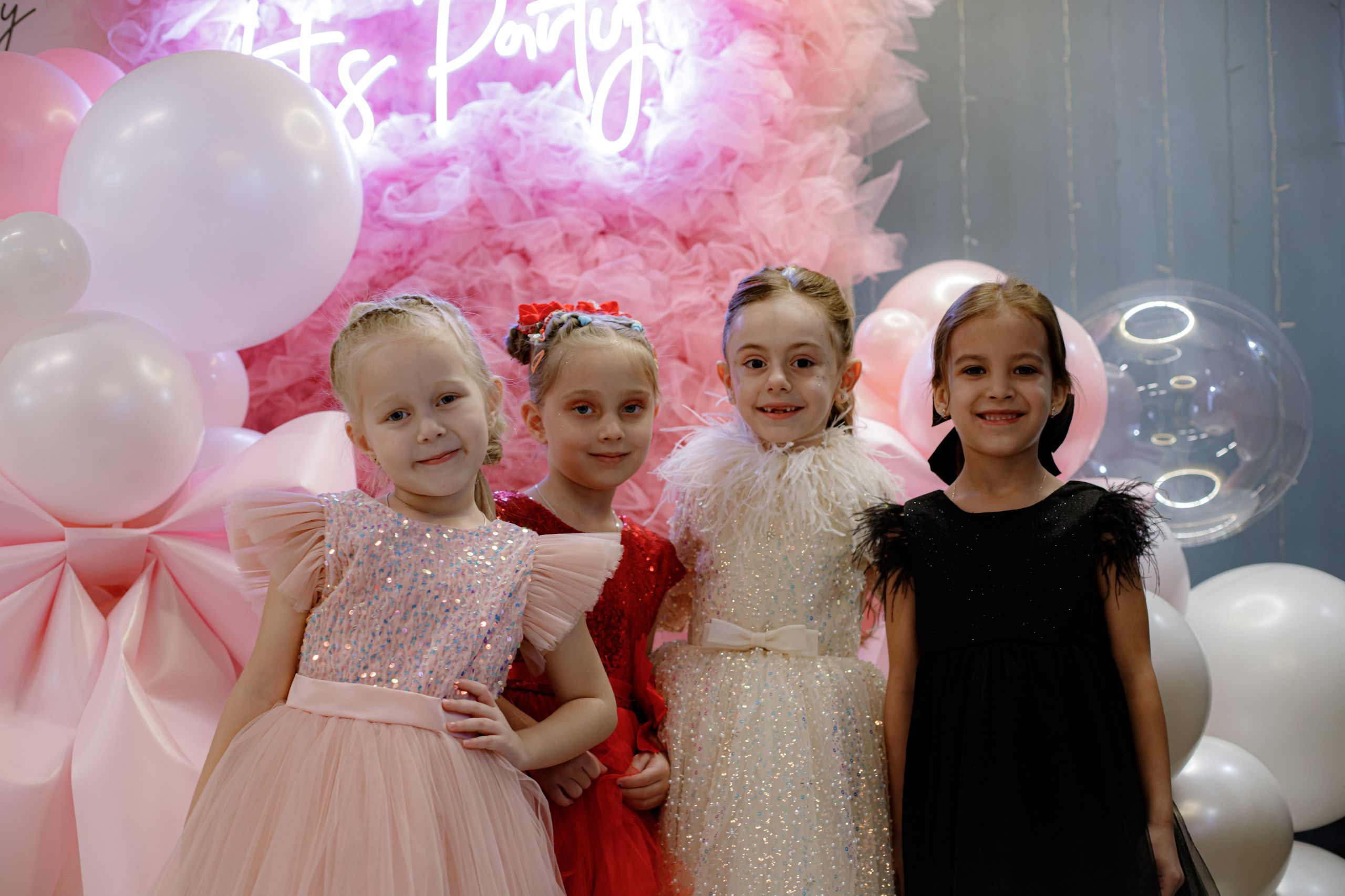 ASIA'S BIRTHDAY PARTY. Photokarish