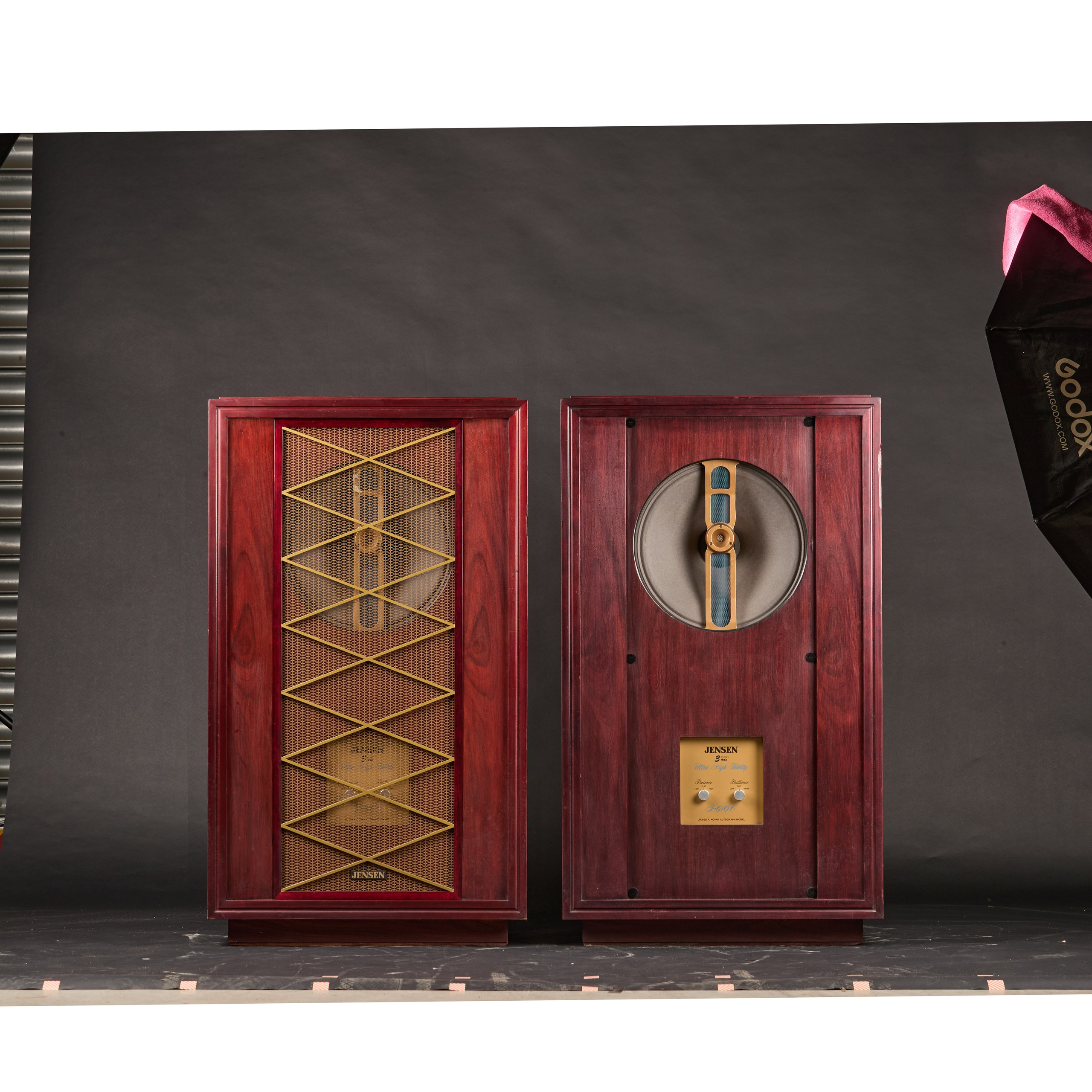 Предм имейджи AB. НЕПОСТАЕВ СЕРГЕЙ | РЕТУШËР