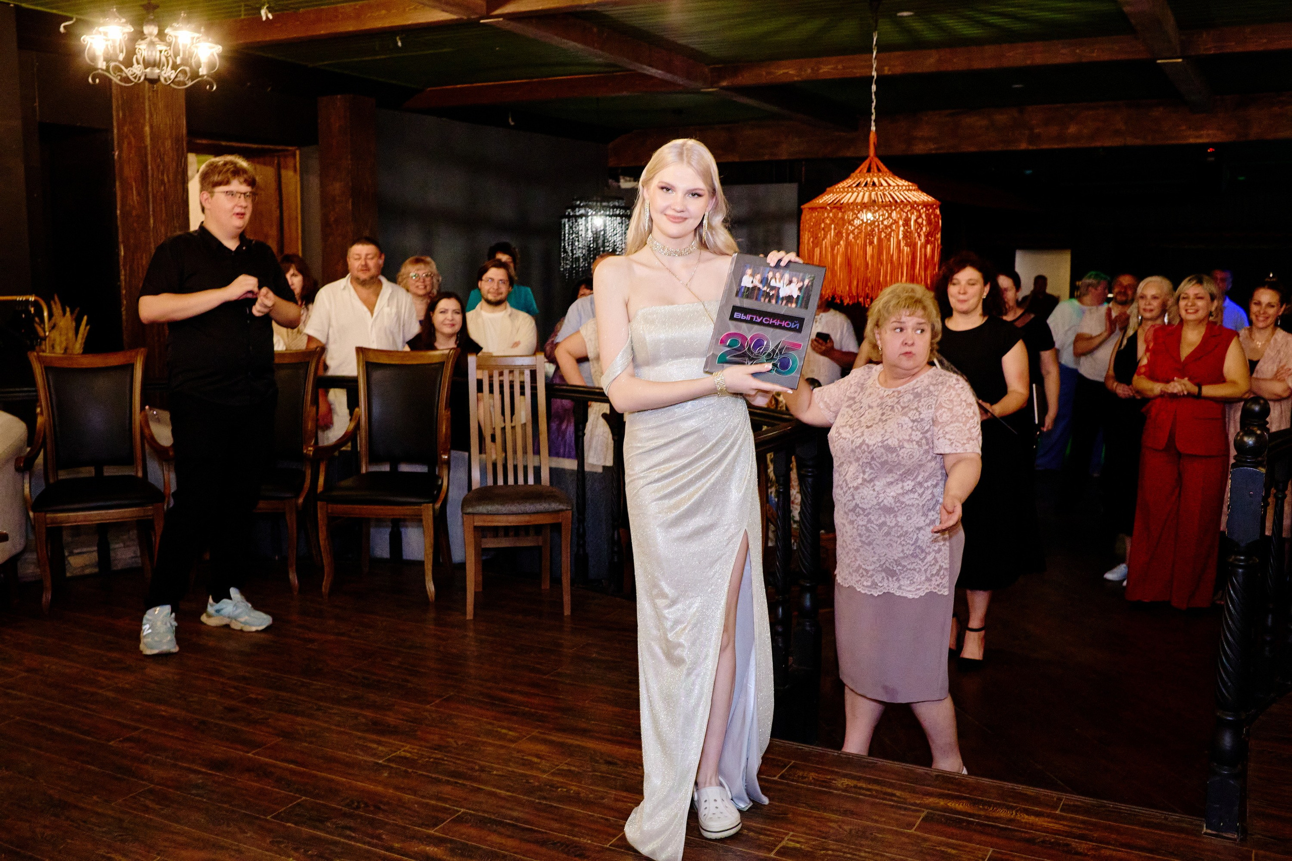Выпускной 35 Сош. Фотограф Выпускные альбомы Таганрог Сергей Коробченко
