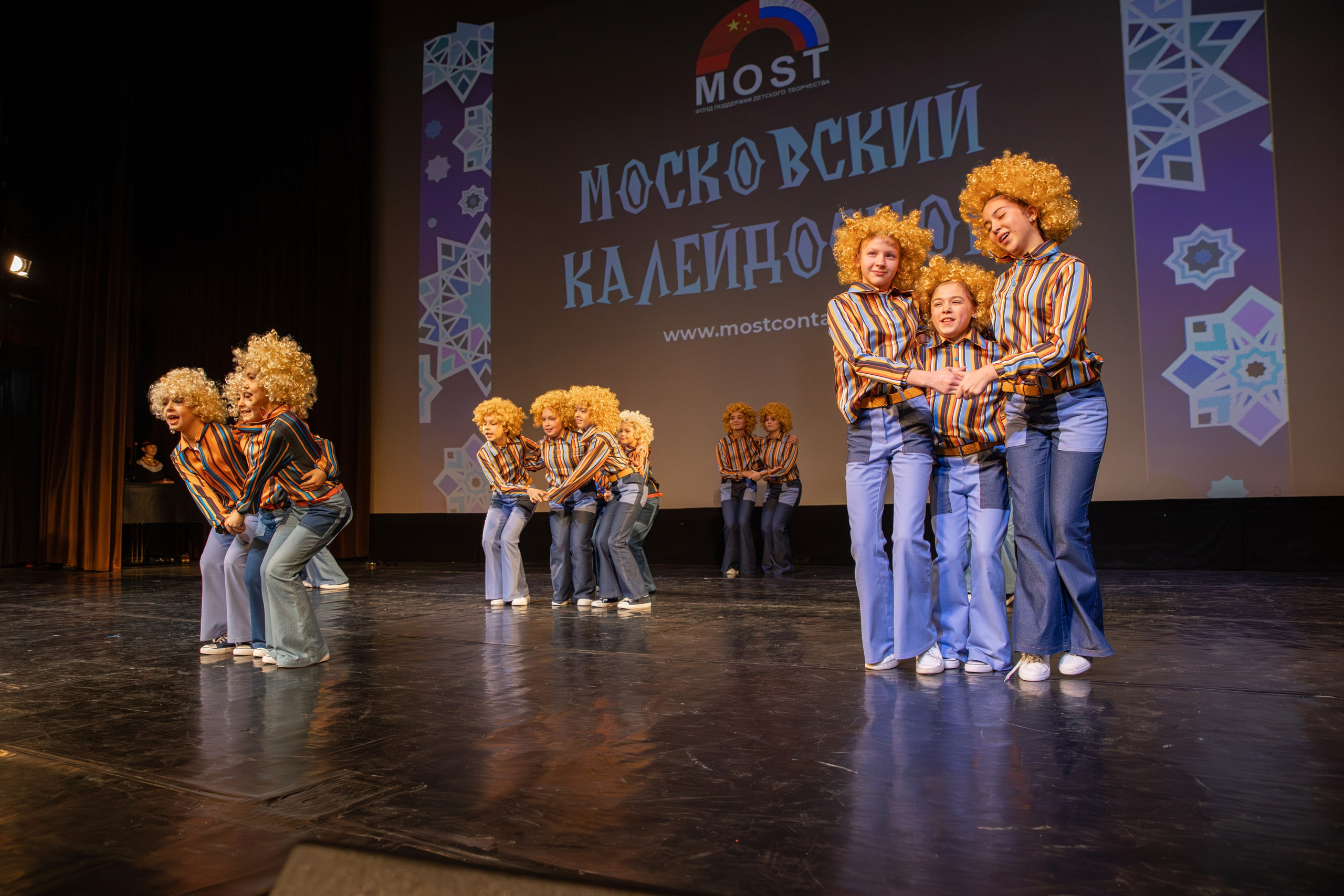Съемка школьных репортажей в Москве. Семейный и женский фотограф в Москве Надежда Воробьева