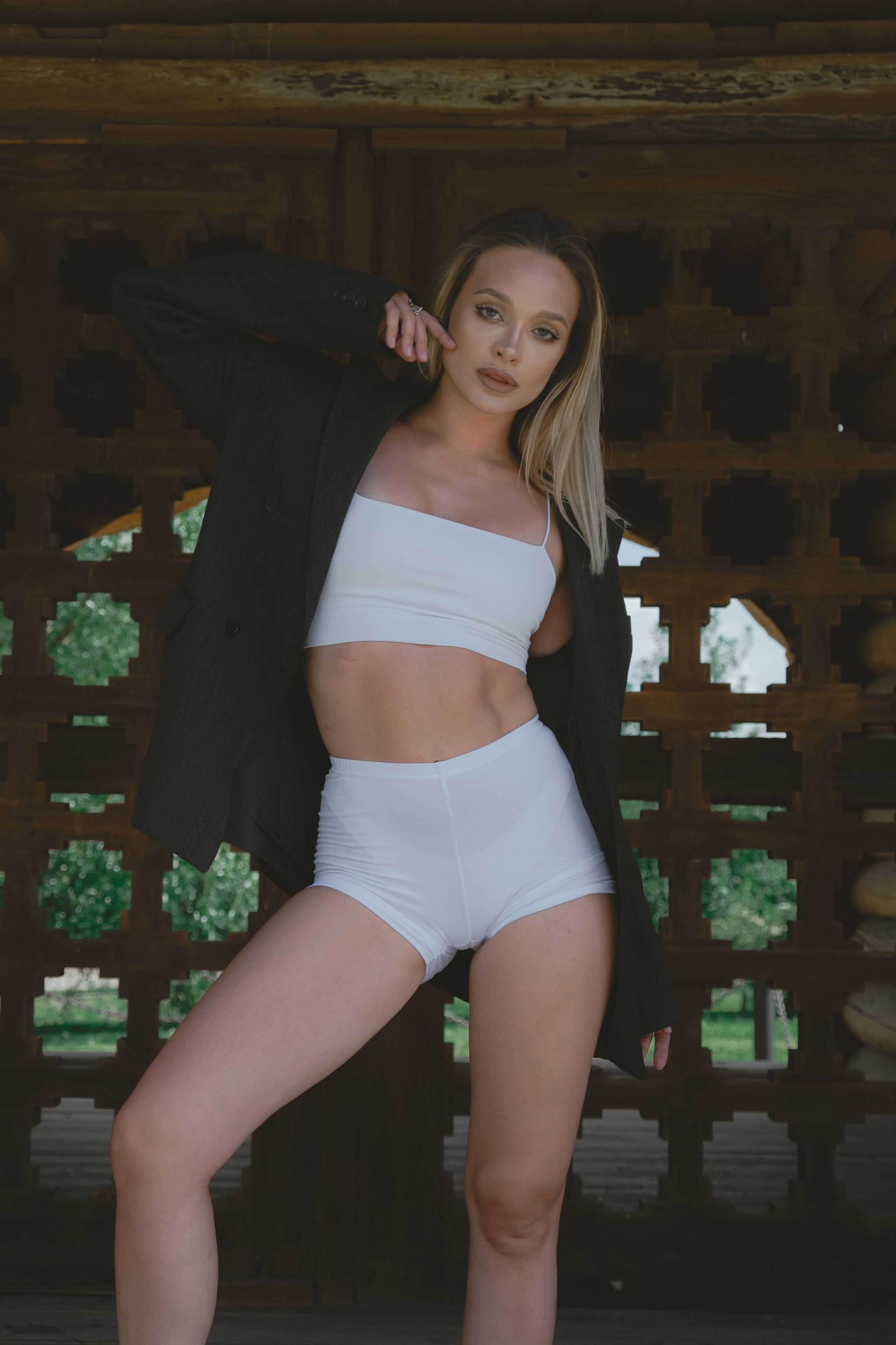 Пиджак и деревянная церковь. Мари — фотограф и видеограф из Москвы