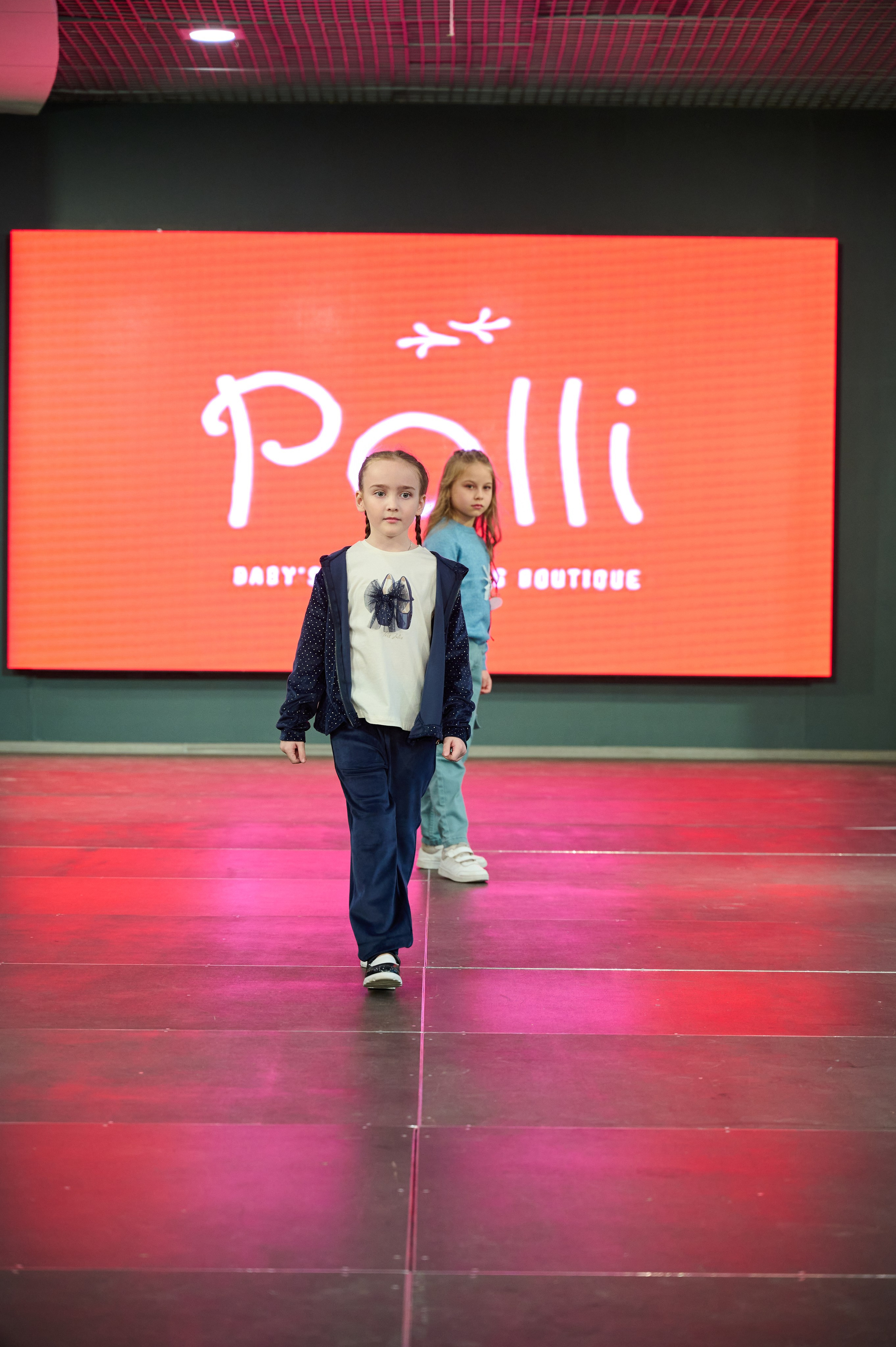 Показ Global Russian Models. Фотограф Универсал в Новосибирске