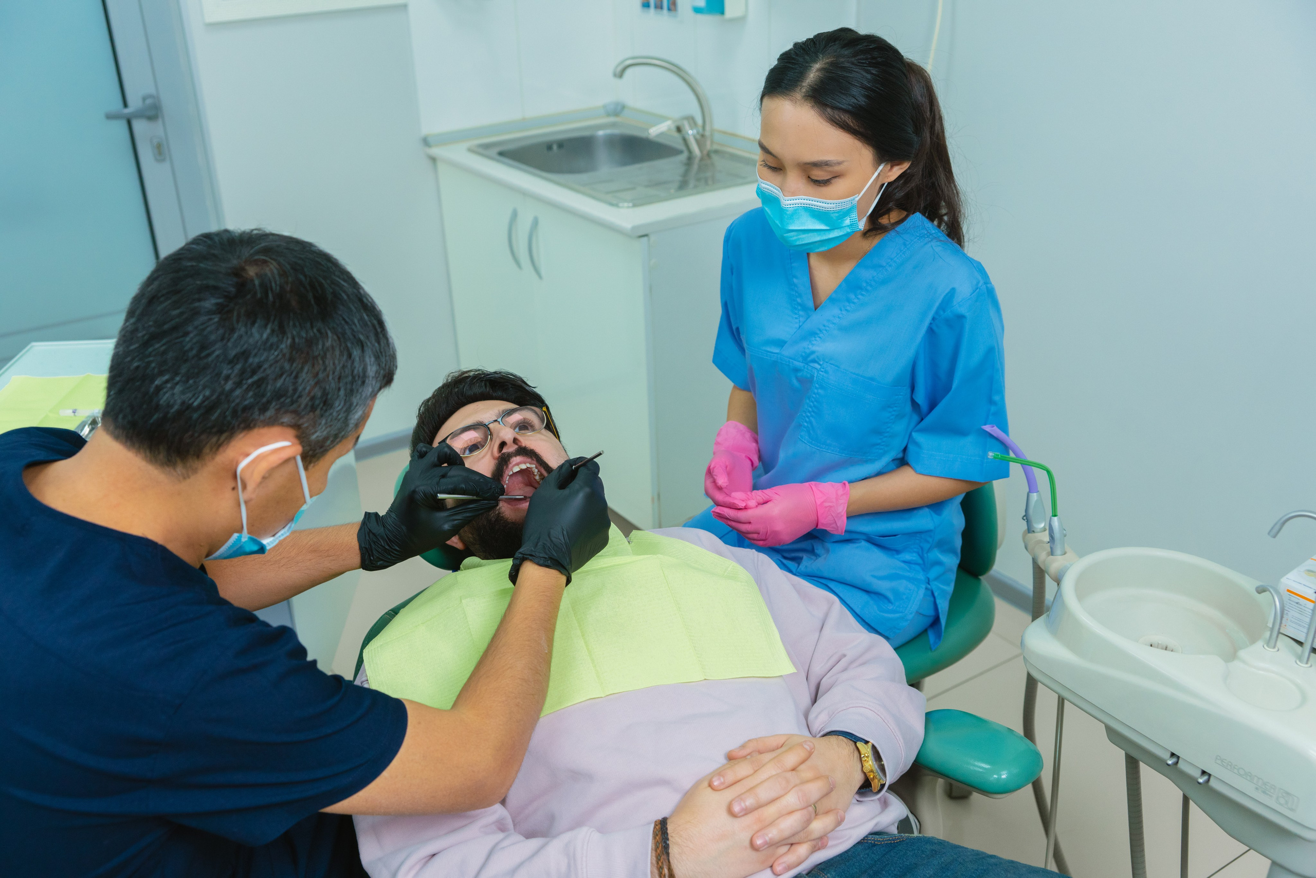 Стоматологическая клиника. Профессиональная съемка в Алматы