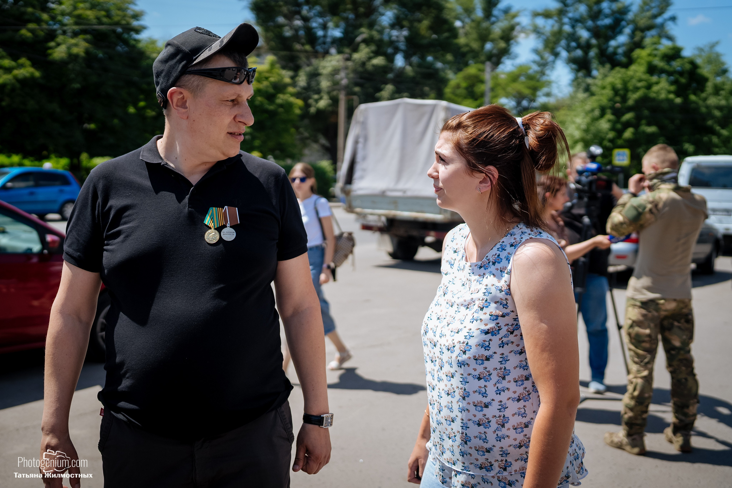 8 июня «Патриоты из Курска» сбор гуманитарной помощи у кинотеатра «Родина». Фотограф Нижний Новгород Татьяна Кейод