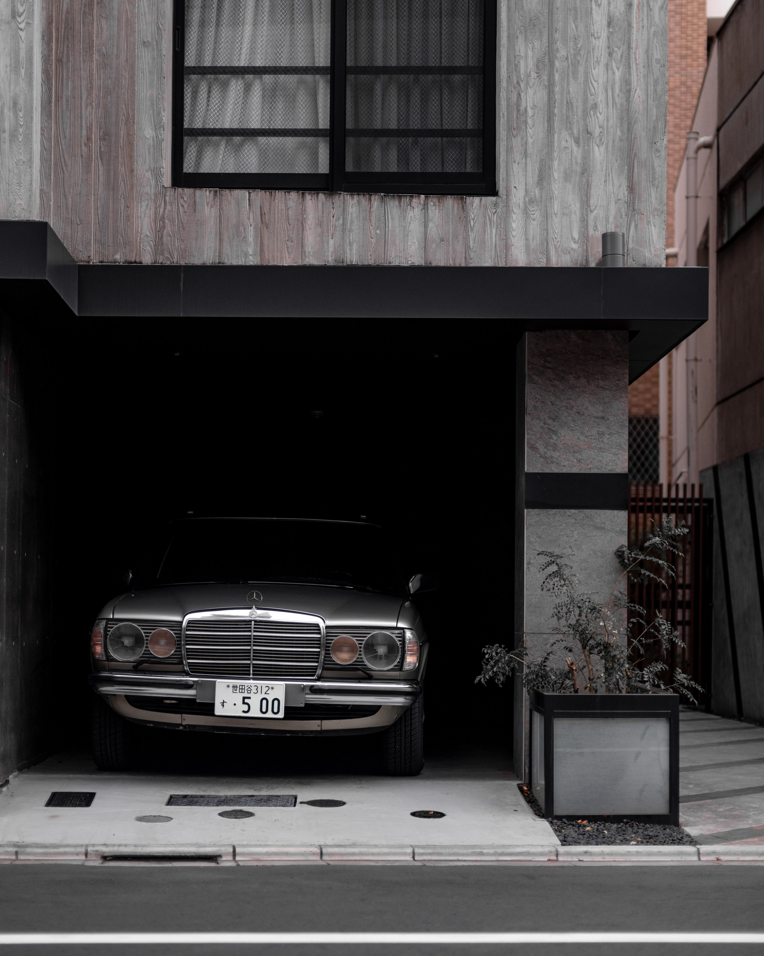 Cars in Tokyo. Photographer in Tokyo Anatolii Ozarto