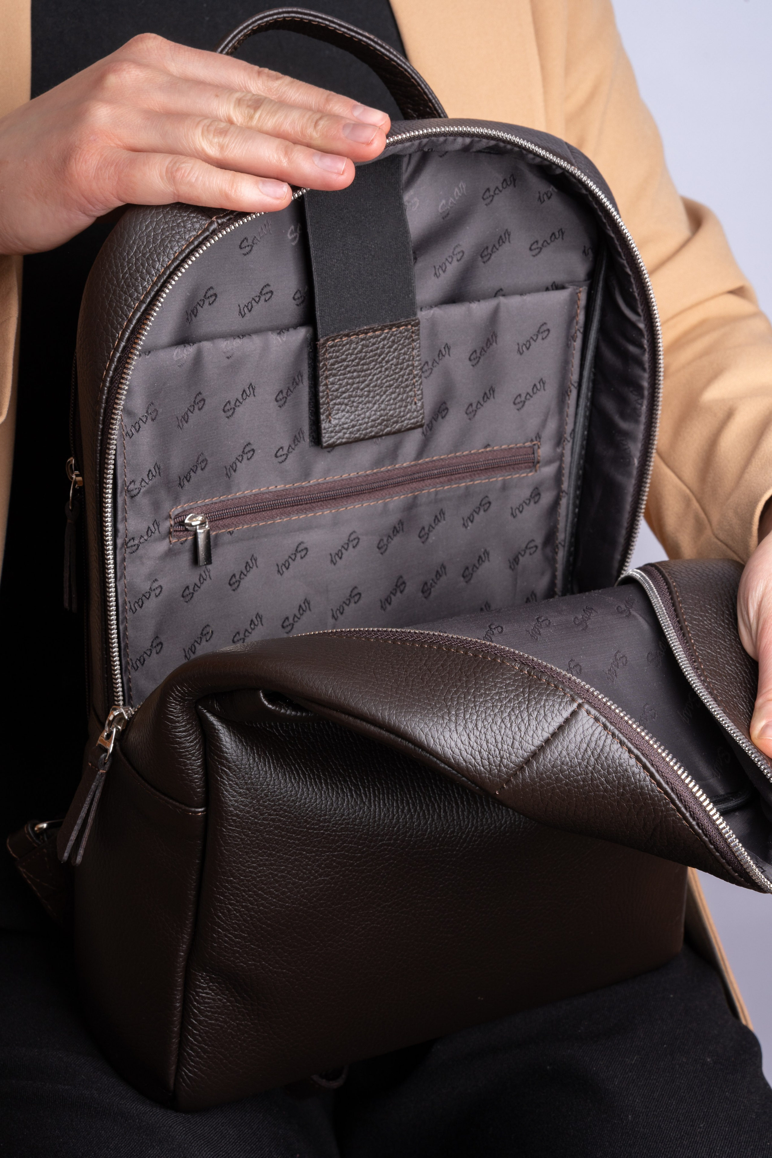 Съёмка кожаного рюкзака для маркетплейса ozon и wildberries, и для социальных сетей. Предметный фотограф Санкт-Петербург