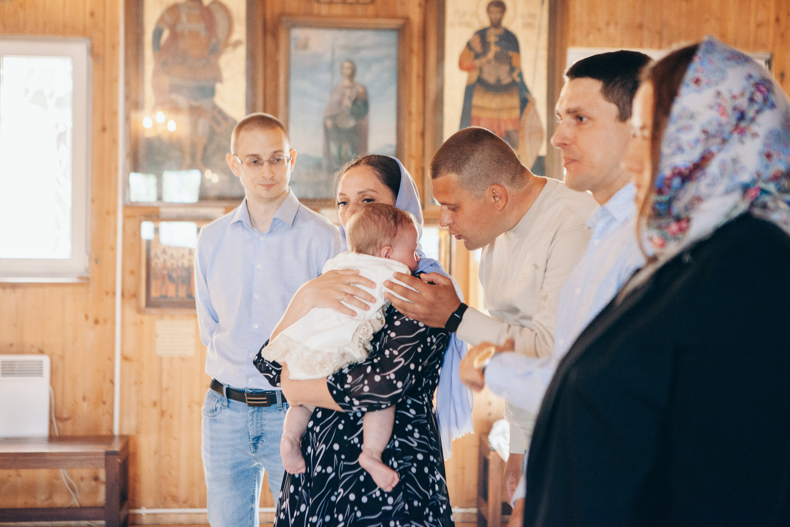 Крещение ребенка в церкви в москве. Фотограф Ольга Ефремова