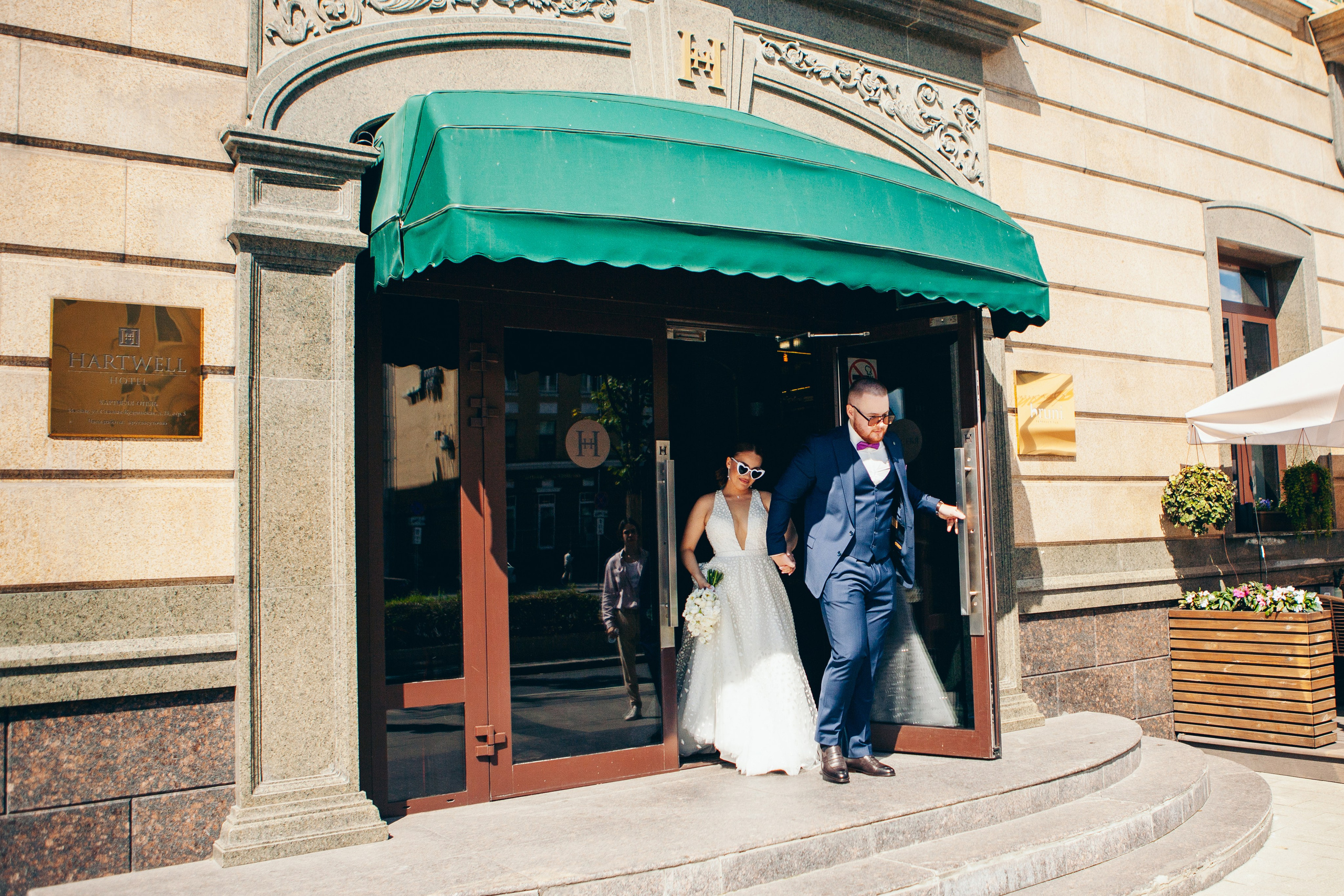 Свадебная фотосессия в отеле hartwell hotel и на патриарших прудах. Фотограф Ольга Ефремова
