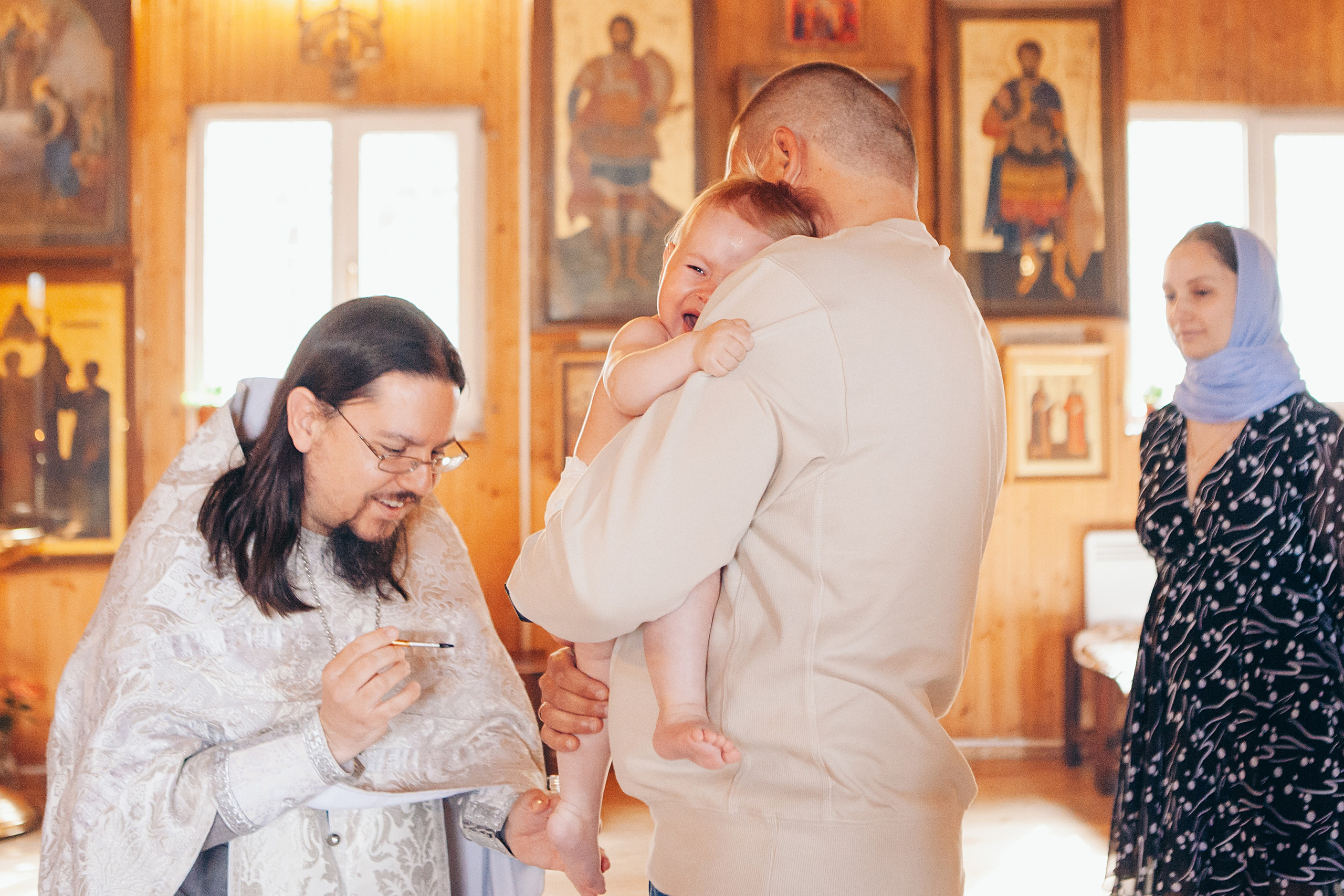 Крещение ребенка в церкви в москве. Фотограф Ольга Ефремова