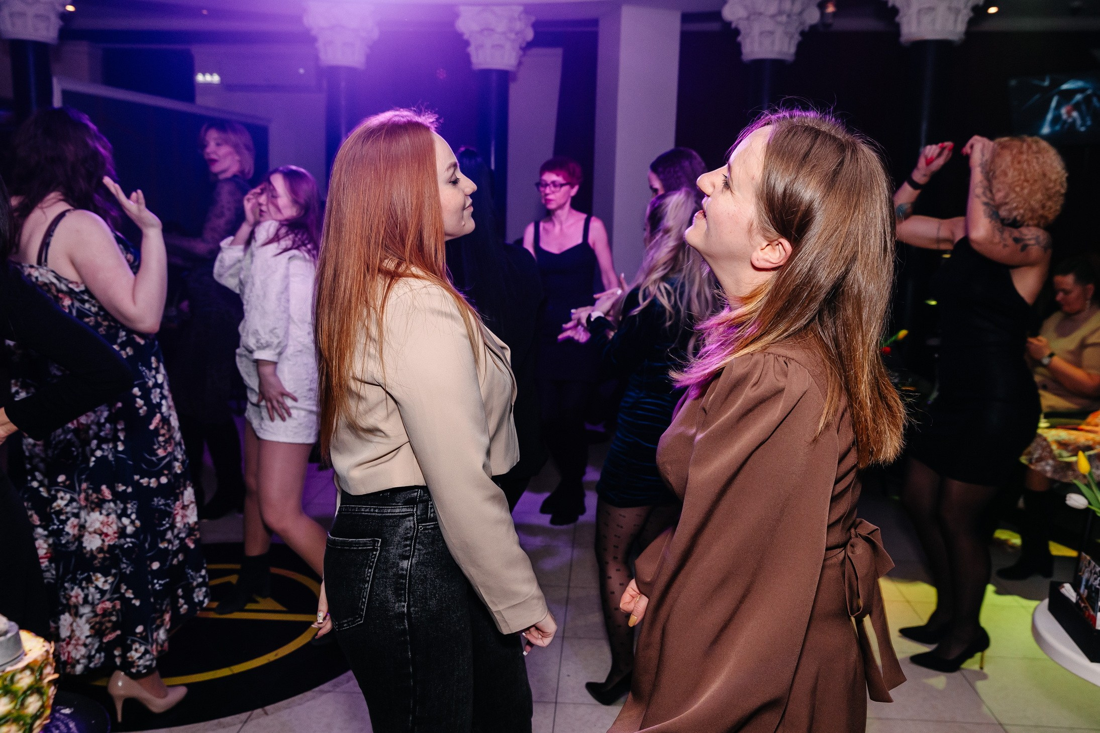 8 марта в лаунж-баре Major 2024. Свадебный, семейный и детский фотограф в Калининграде Елена Кравцова