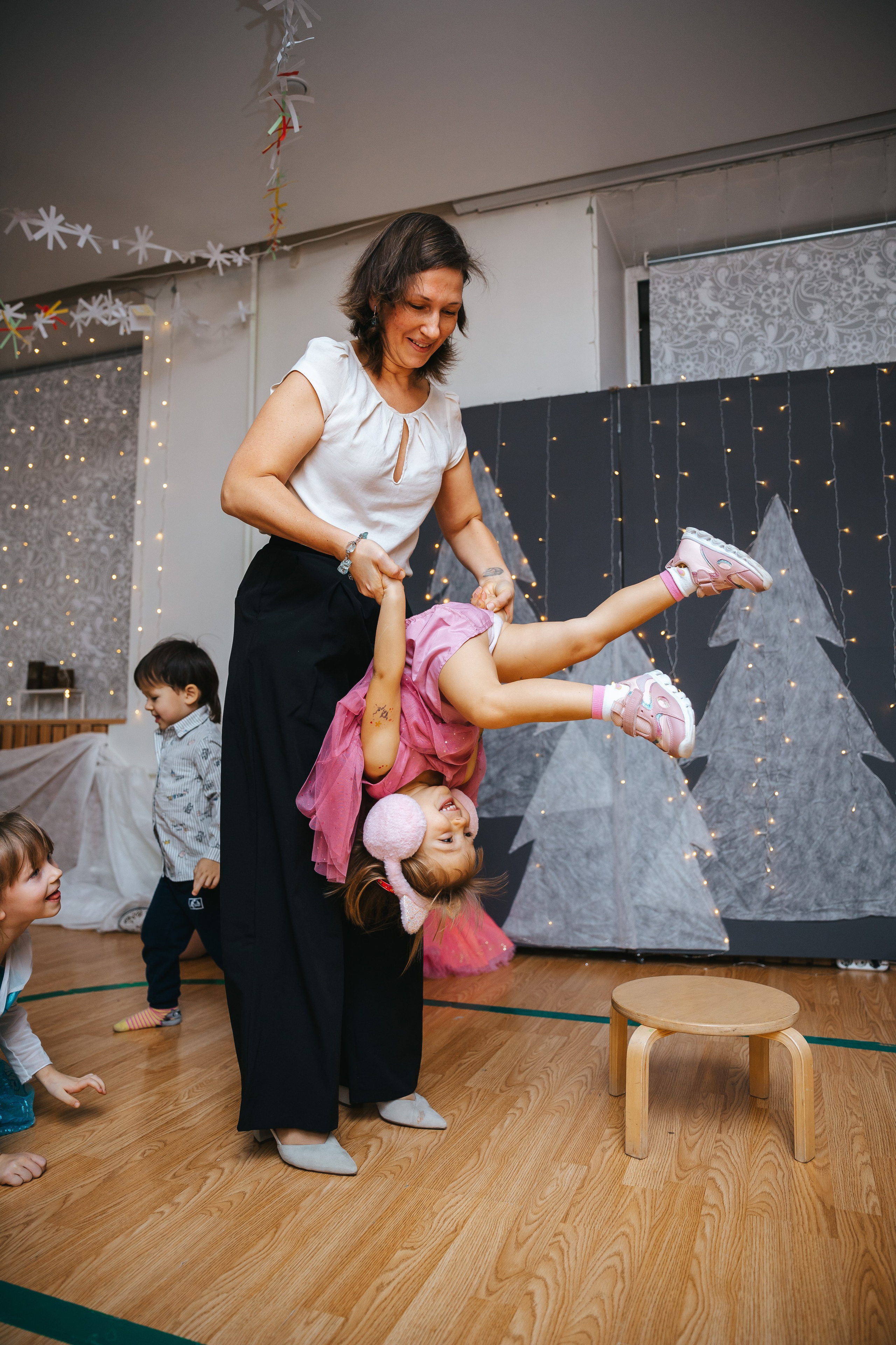 Новогодний утренник в Монтессори-садике. Семейный lifestyle фотограф в Санкт-Петербурге Людмила Пахомова