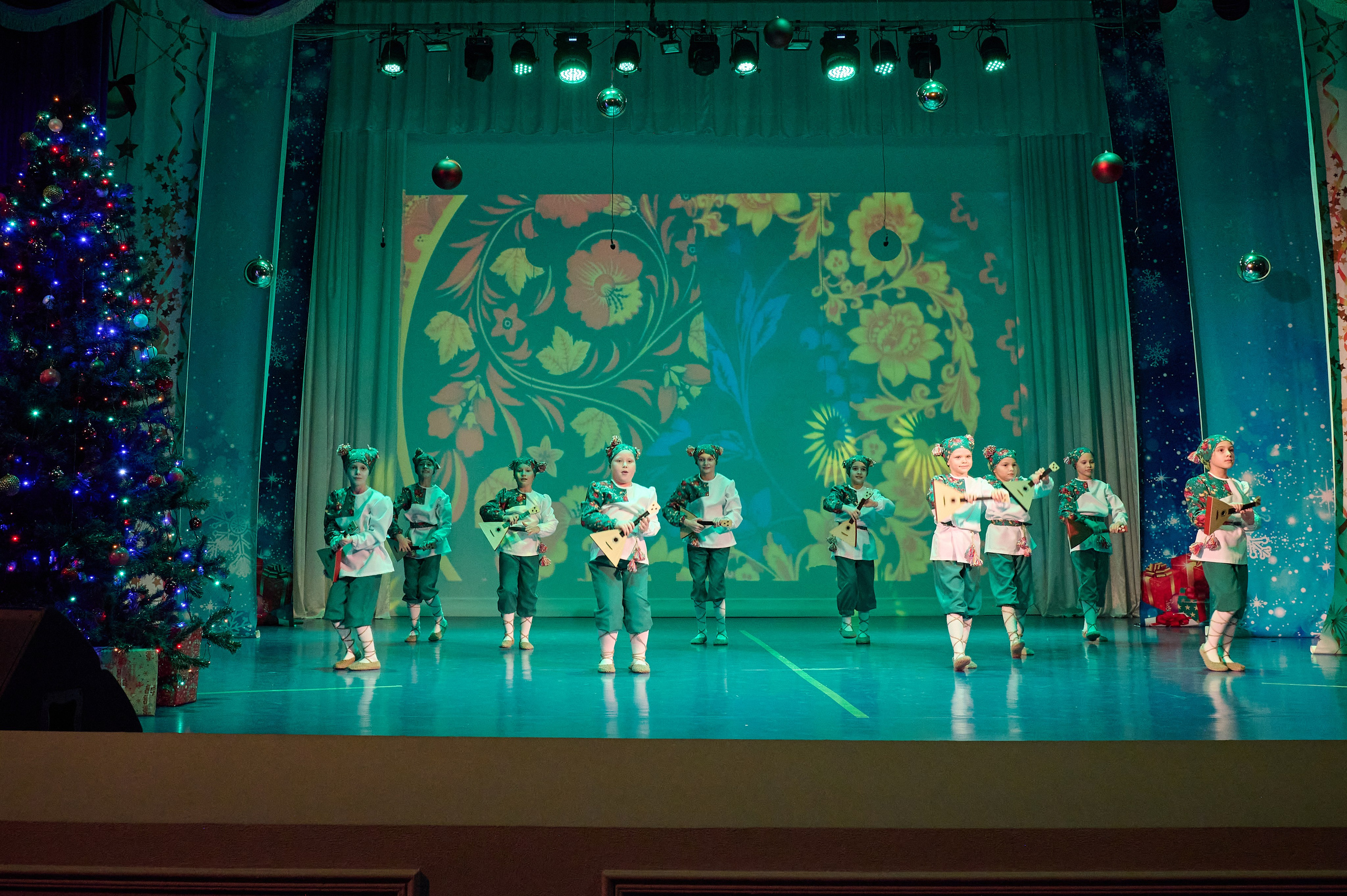 НГ концерт в Марьиной роще. Жизнь курорта Кабардинка в фотографиях