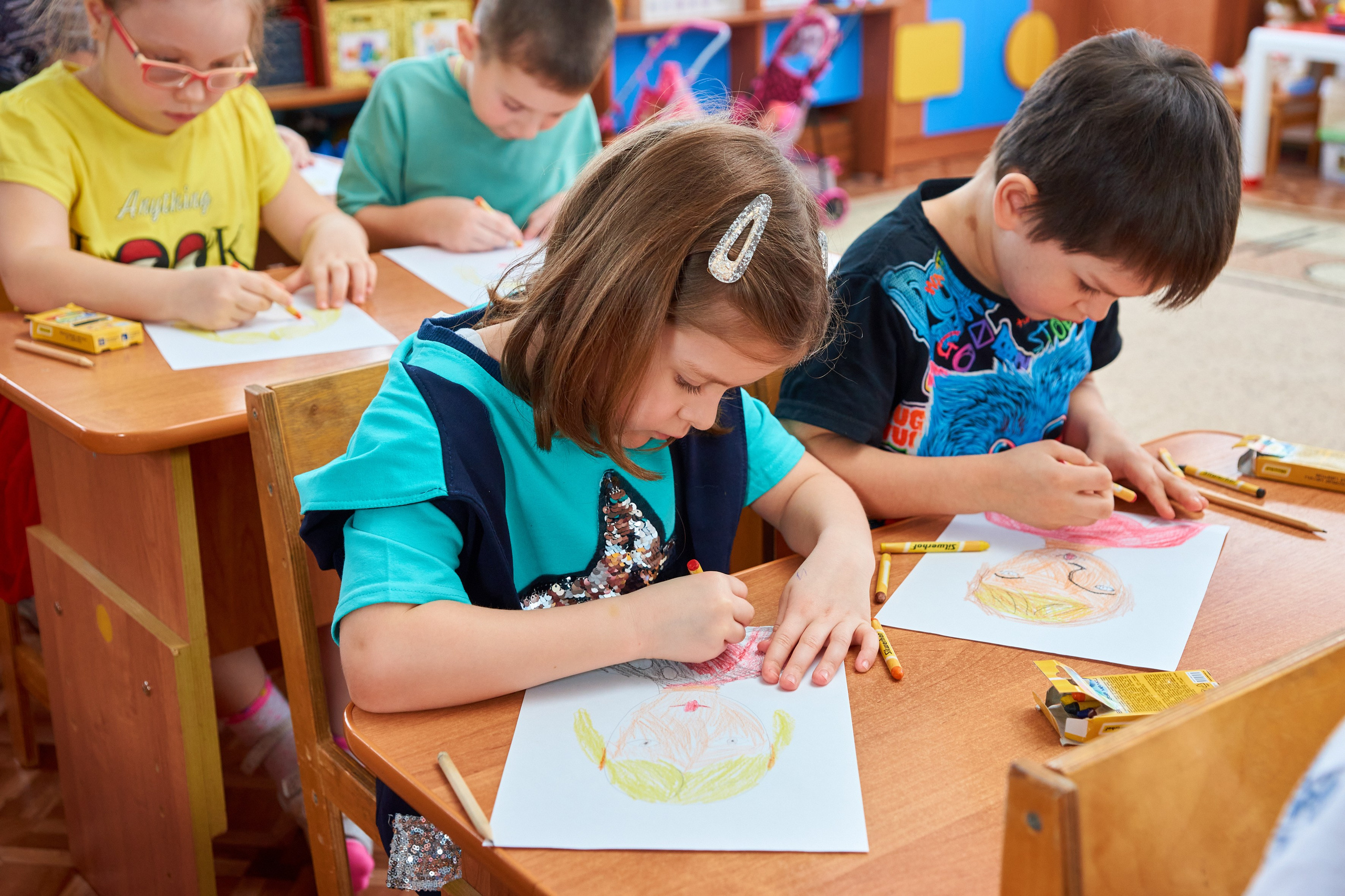 Игры и занятия в группе. Childrenfoto.ru