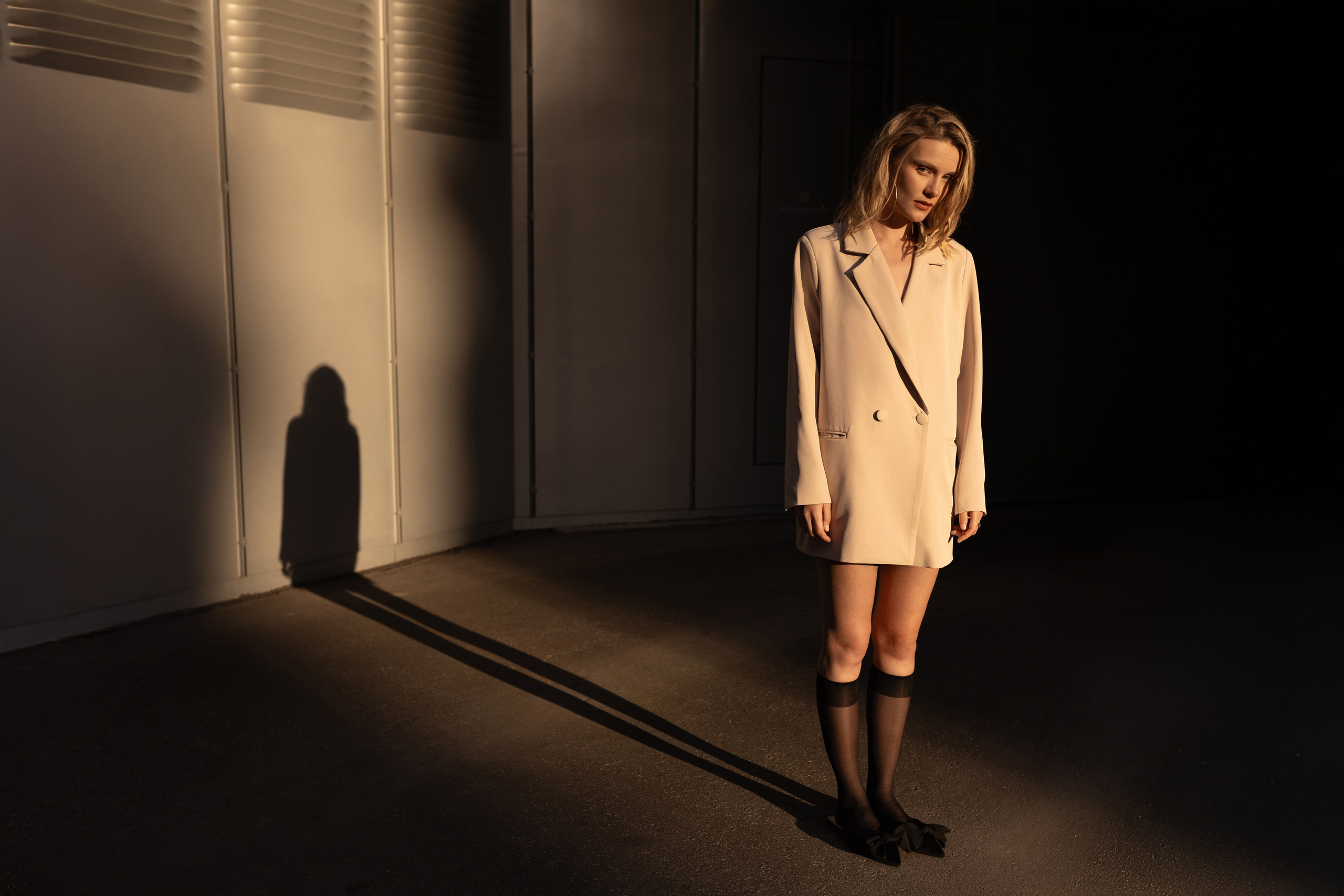 уличная фотосессия стристайл фотосессия для блогеров съемка  для блогера контент для блогеров москва контент-съемка топовый визажист москва топовый стилист контент для блогера съемка контента модный лук аутфит тренды фотограф москва топовый стилист москва съемка каталога каталог москва