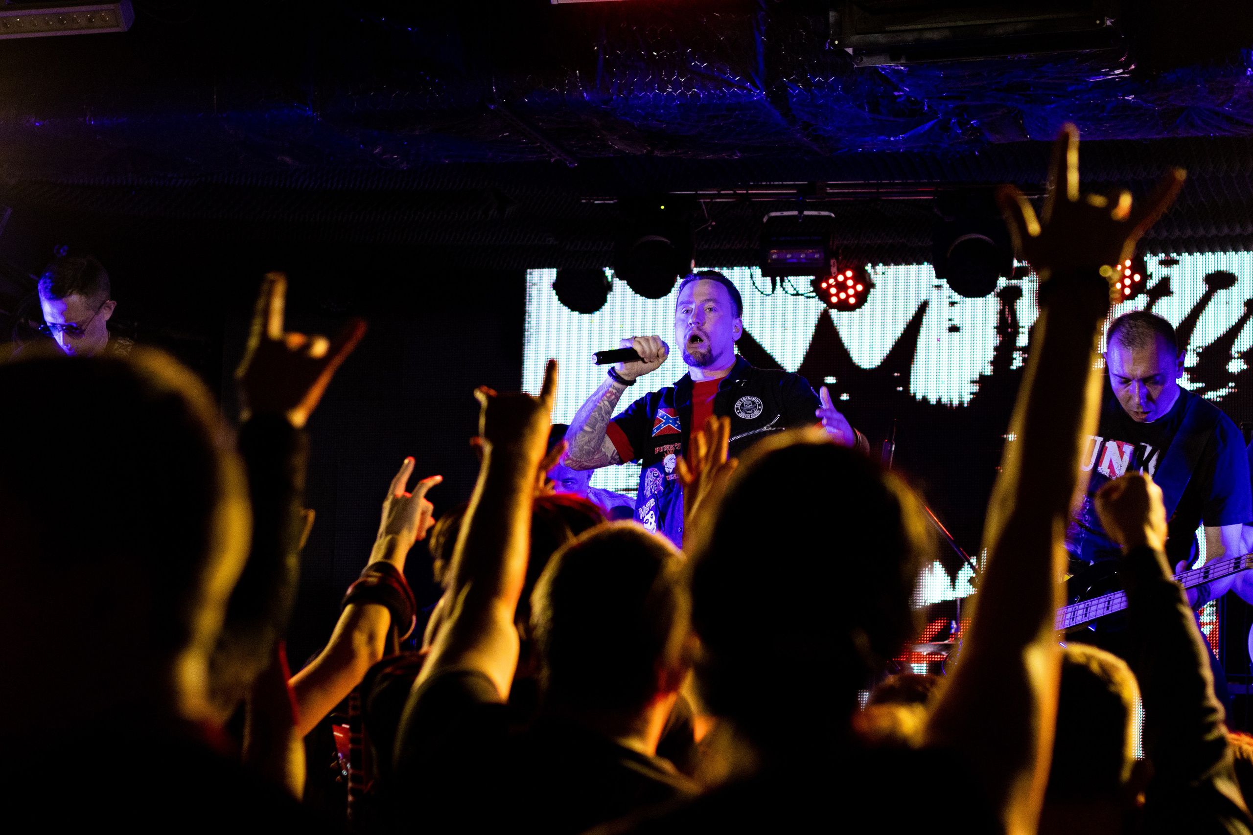 Группа "Меньше Трёпа", Клуб "12"