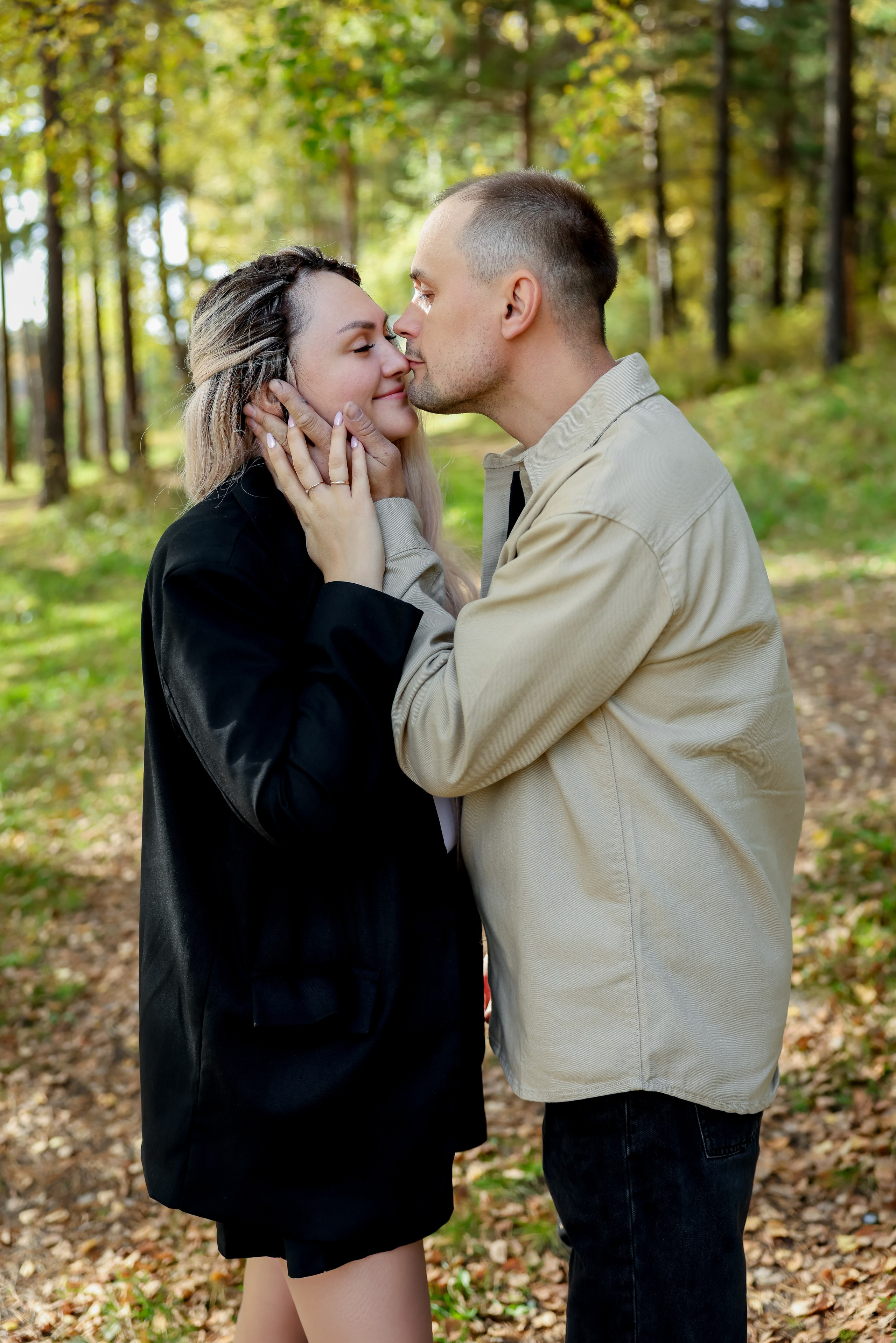 Семейная осенняя прогулочная фотосессия 2025