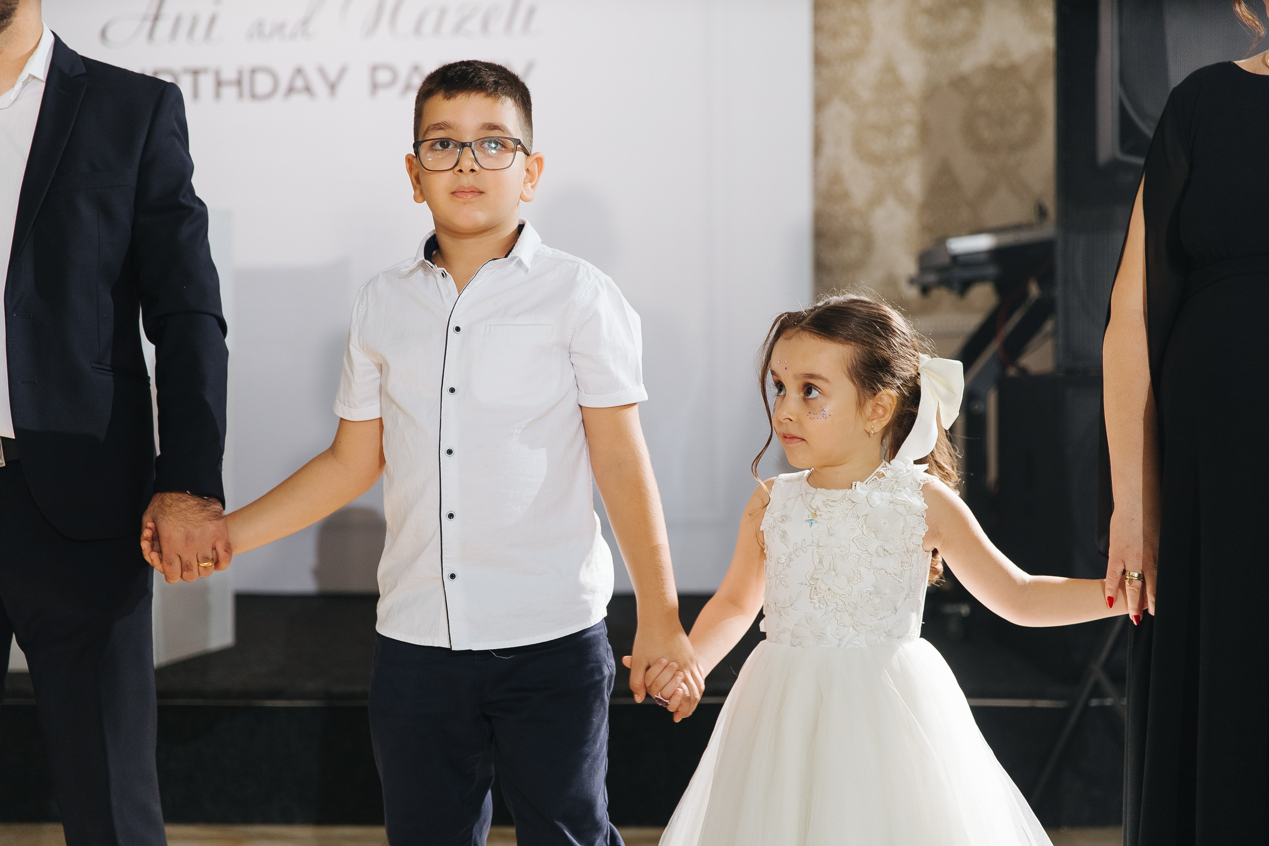 Ани и Назели. 35&5 День рождения, «Янтарь». Фотограф в Красноярске Надежда Воскресенская