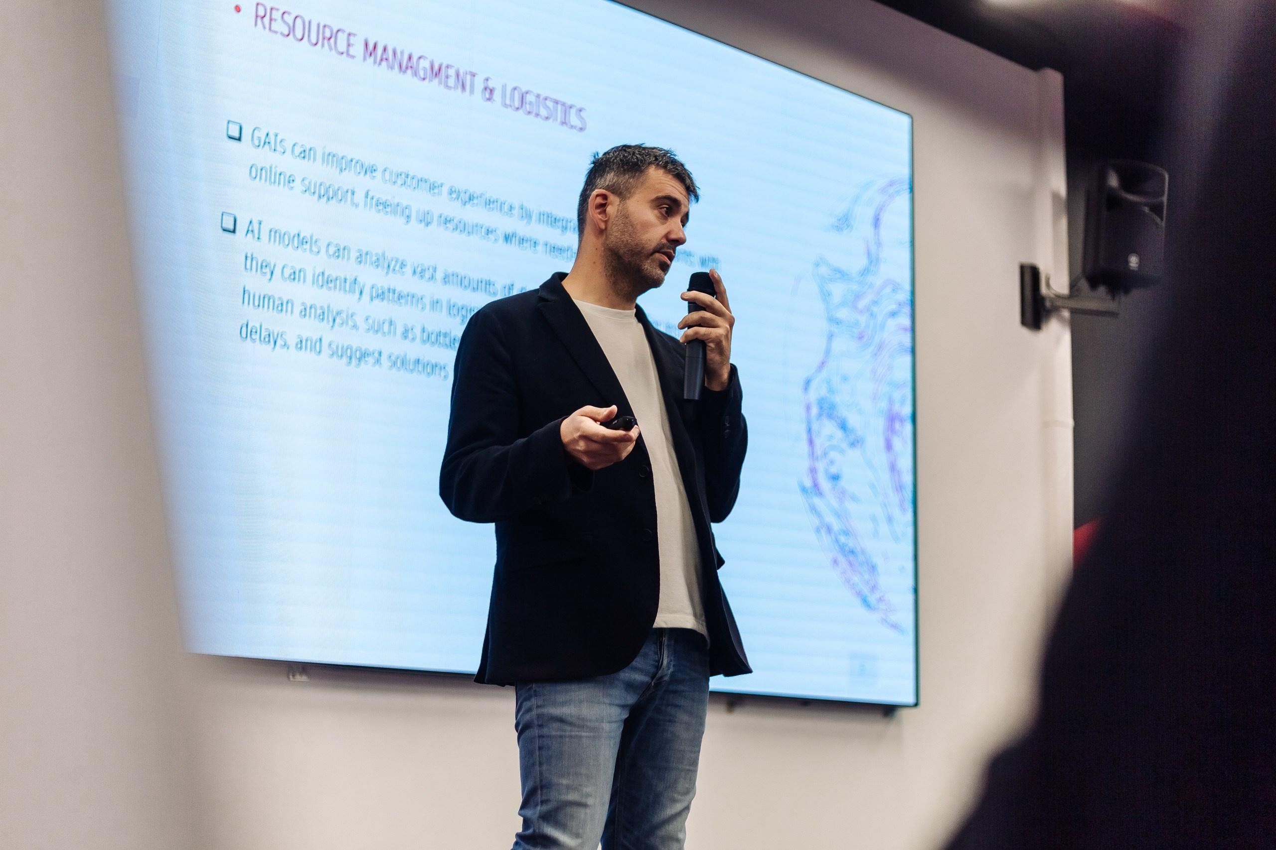 Неймарк. Лекторий. Репортажный и портретный фотограф в Нижнем Новгороде Максим Горшков