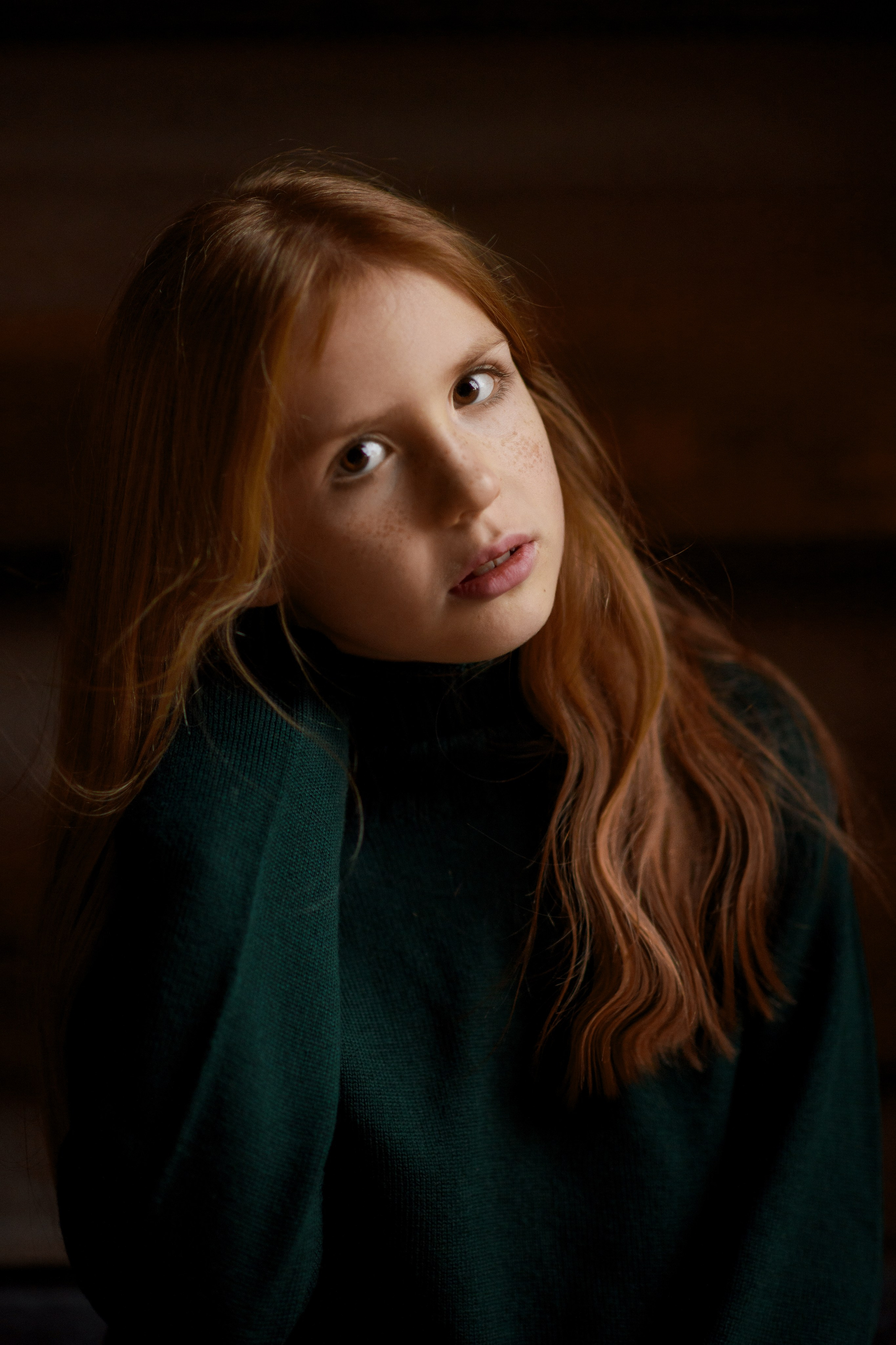 Фотосессия рыжей девочки-подростка в Коломенском. Главная