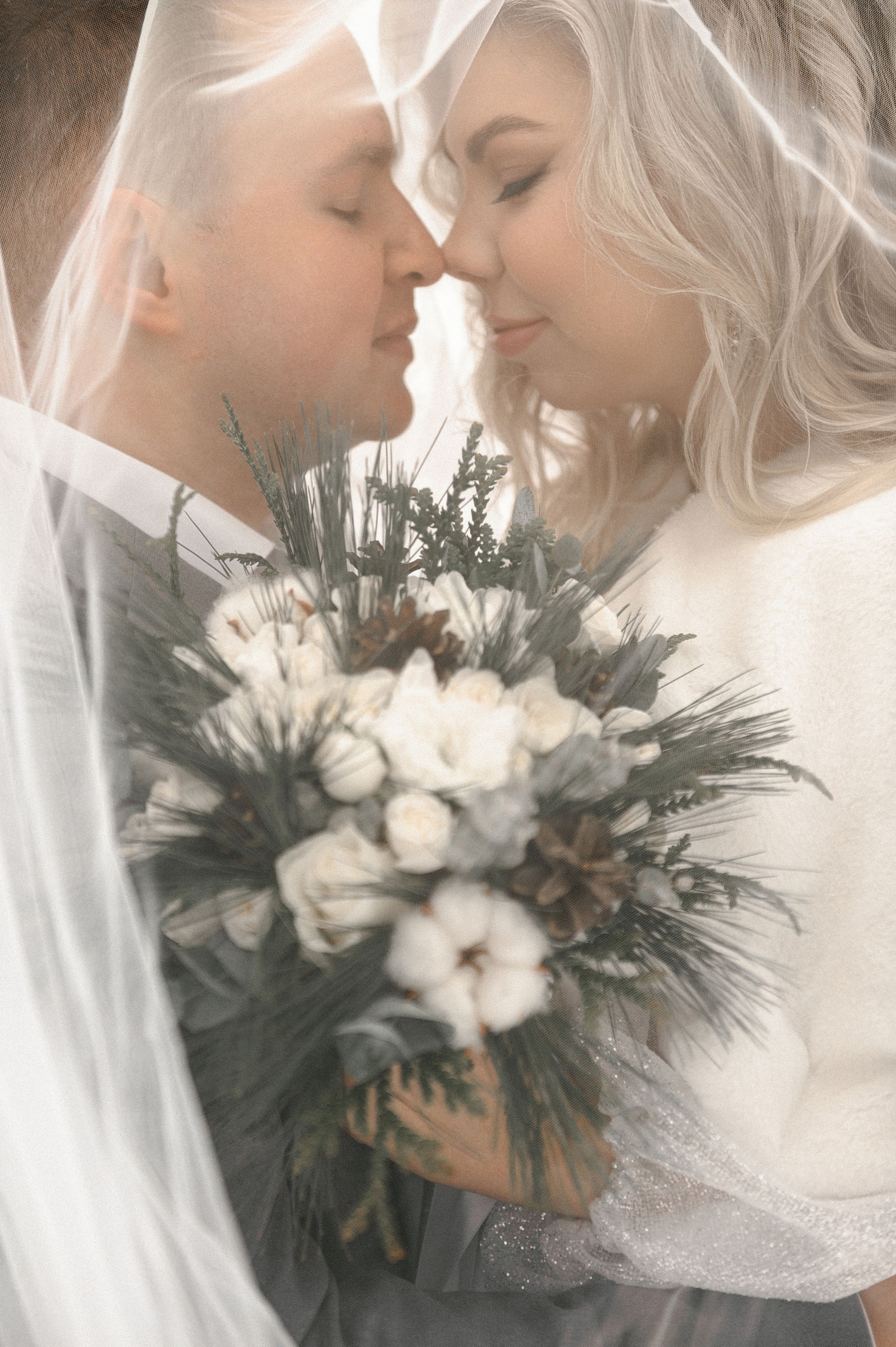 Яна и Гриша и BULLET. Свадебный фотограф в Ярославле и Москве Руслан Иософатов