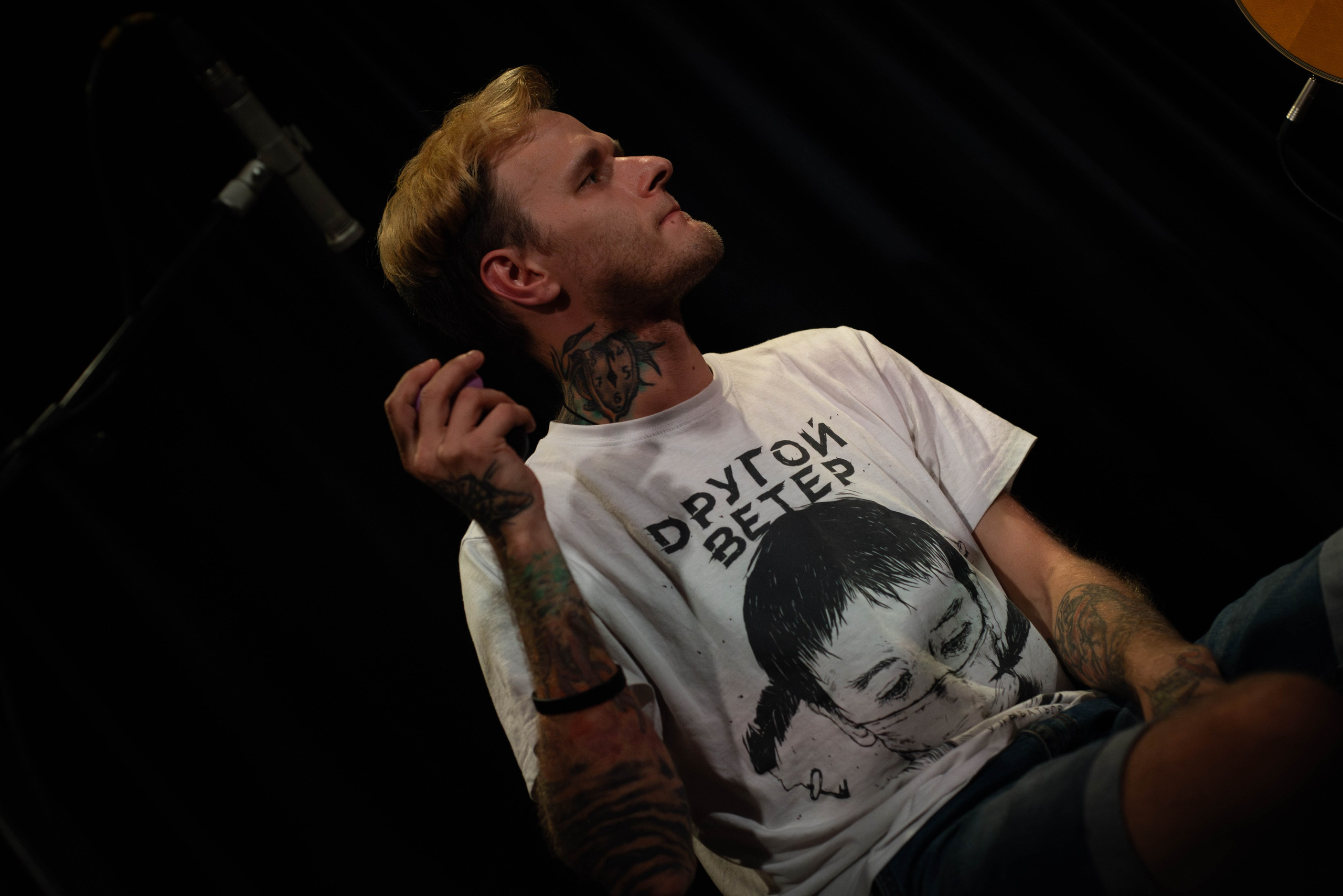 Лёва Сазонов (1 августа 2024 года, Москва, арт-кафе Пушкарёв). Фотограф Светлана Блинова, Москва и Московская область