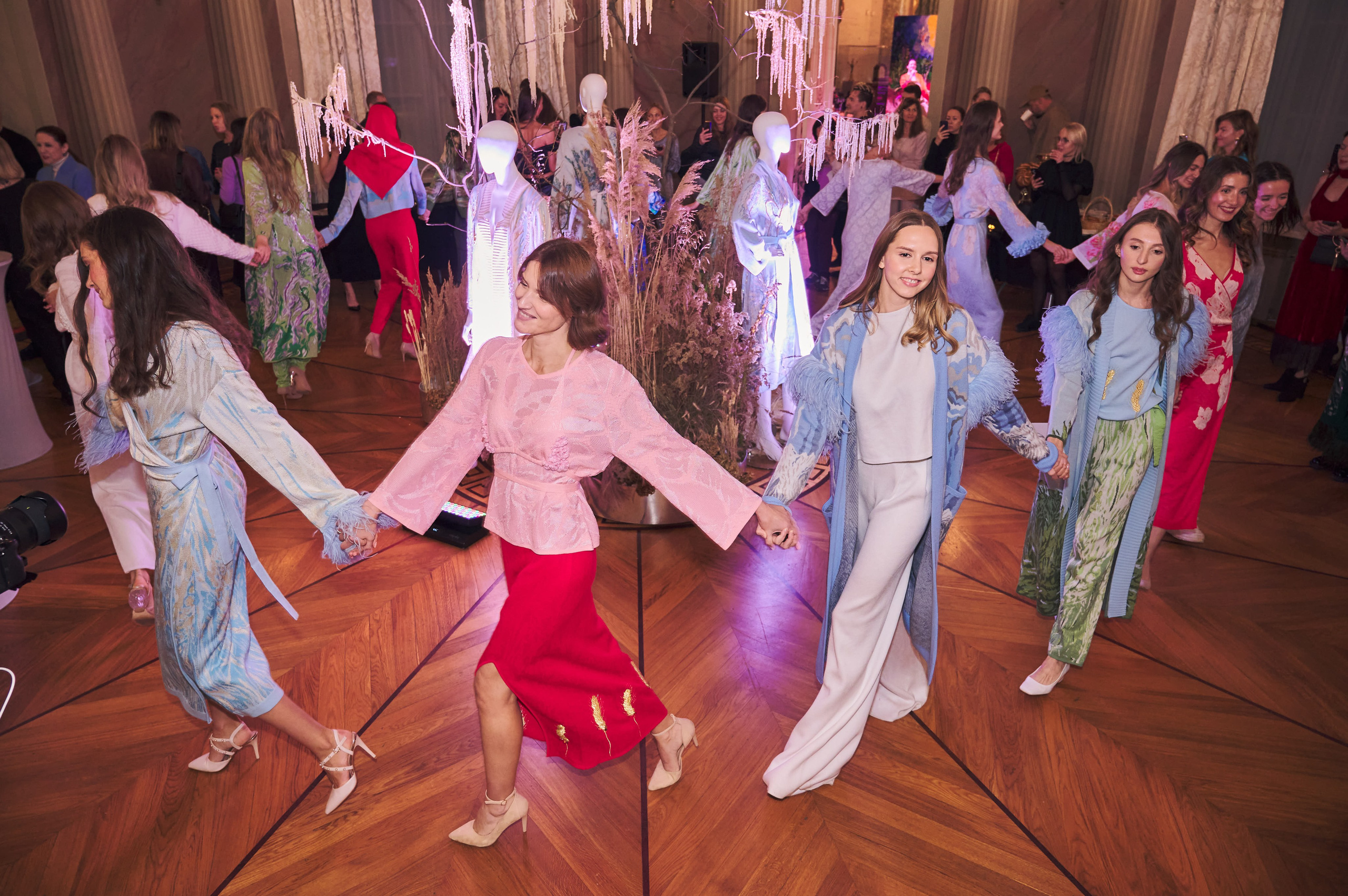 21.09.22 Люблино — Показ коллекции платьев. Никита Хохловский фото и видео продакшн