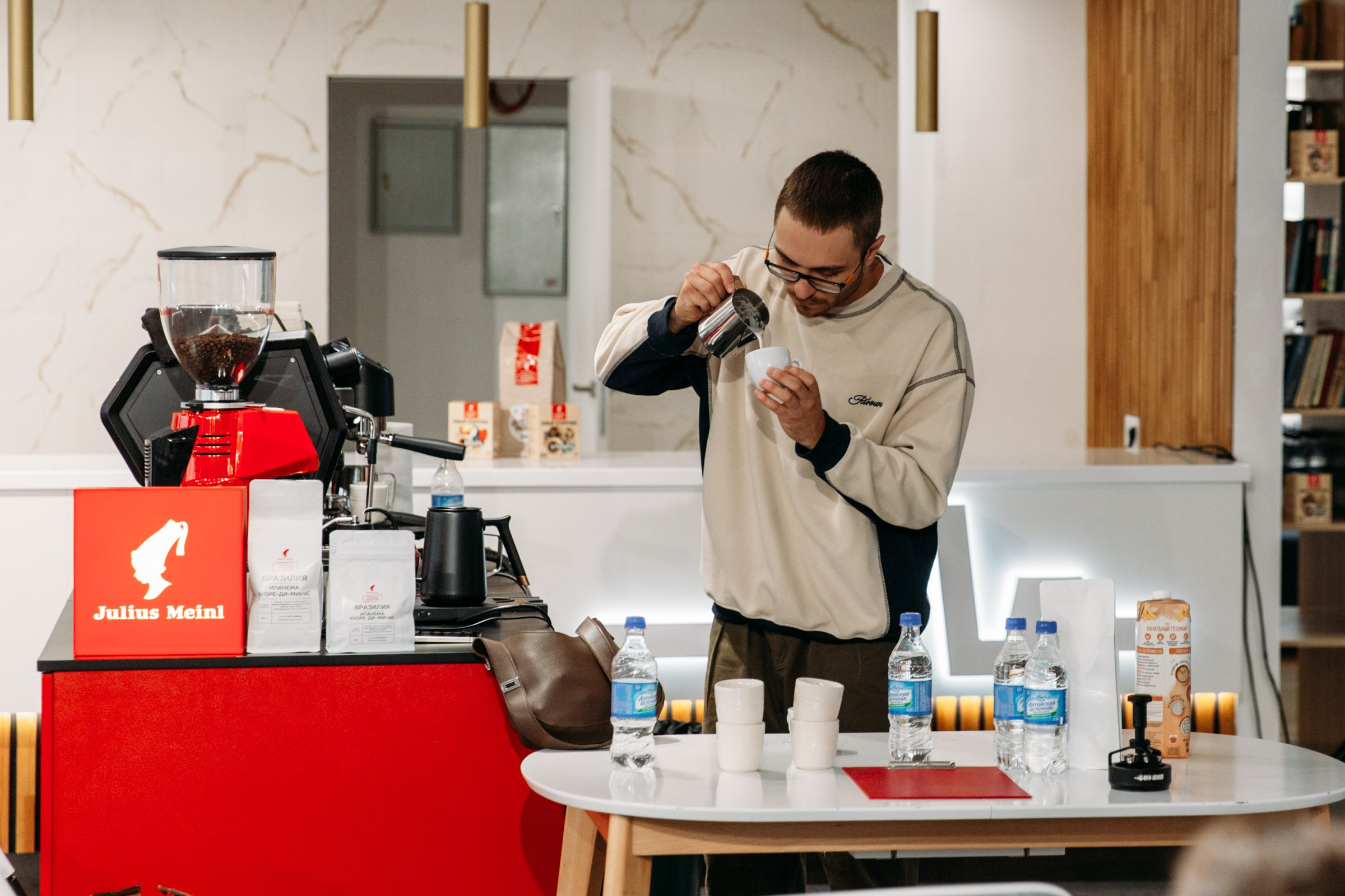 Чемпионат для бариста от Julius Meinl 2025. Фотограф в Иркутске Евгения Айвазова