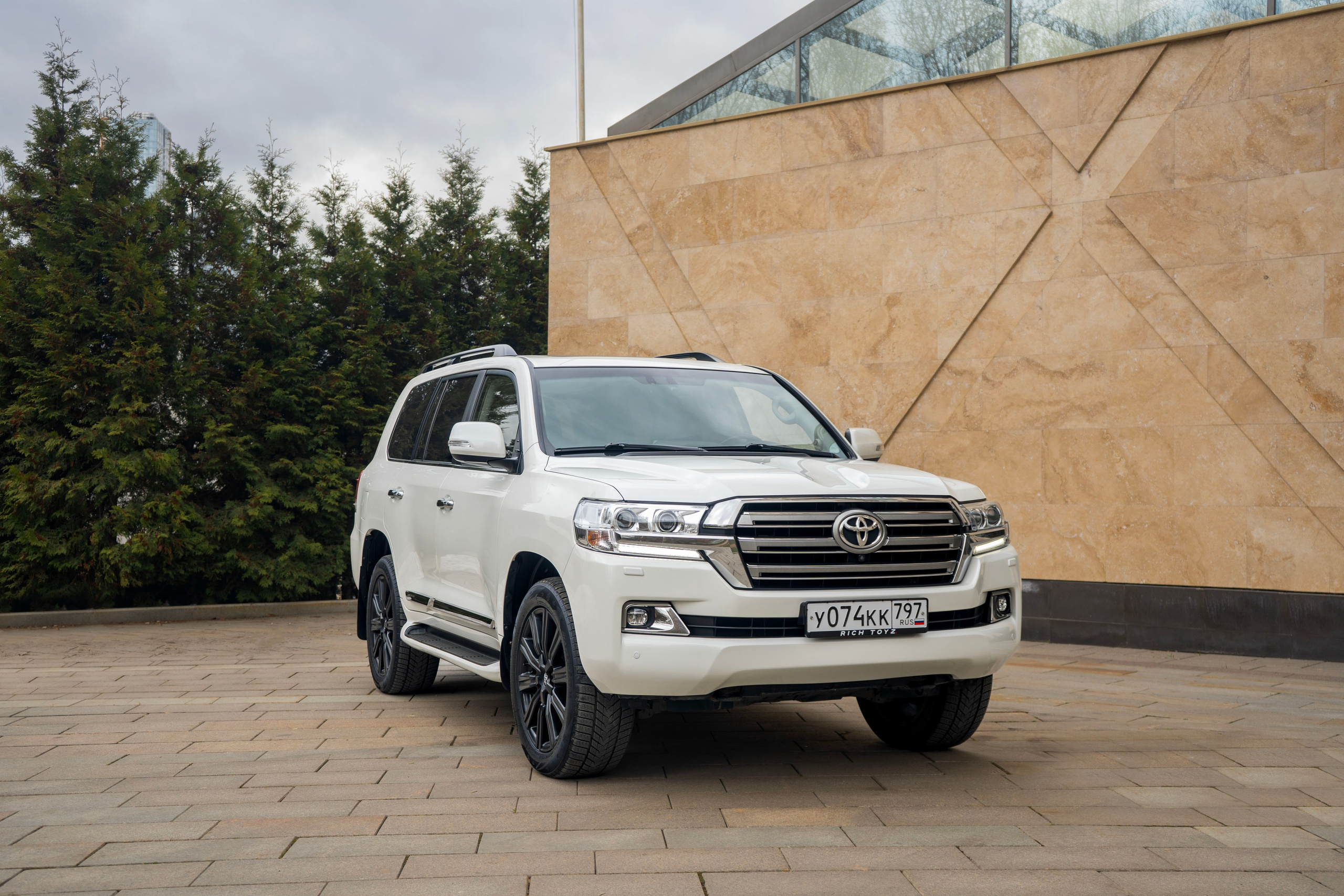 Toyota Land Cruzer 200